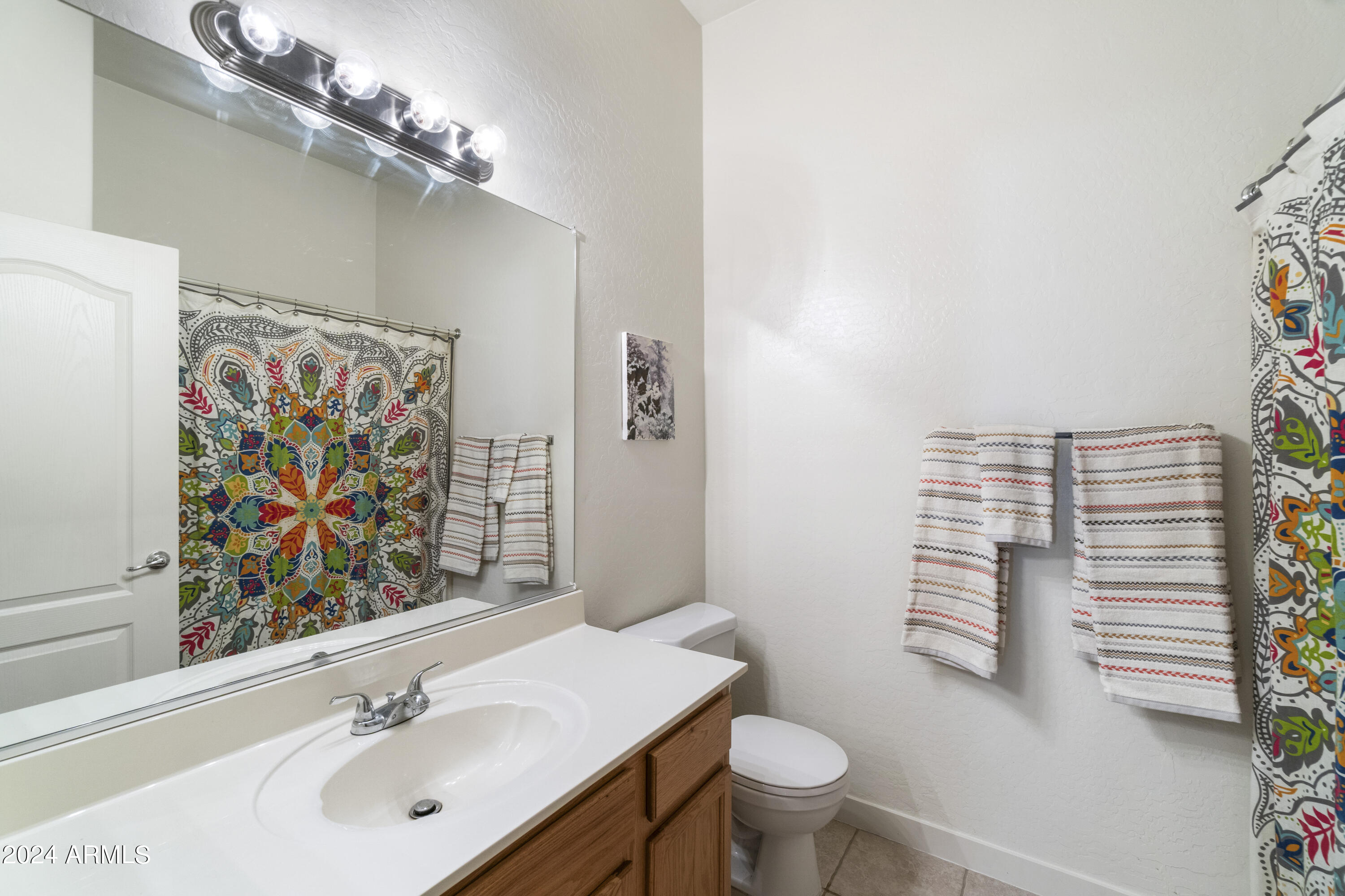 2150 E BELL Road, 1051