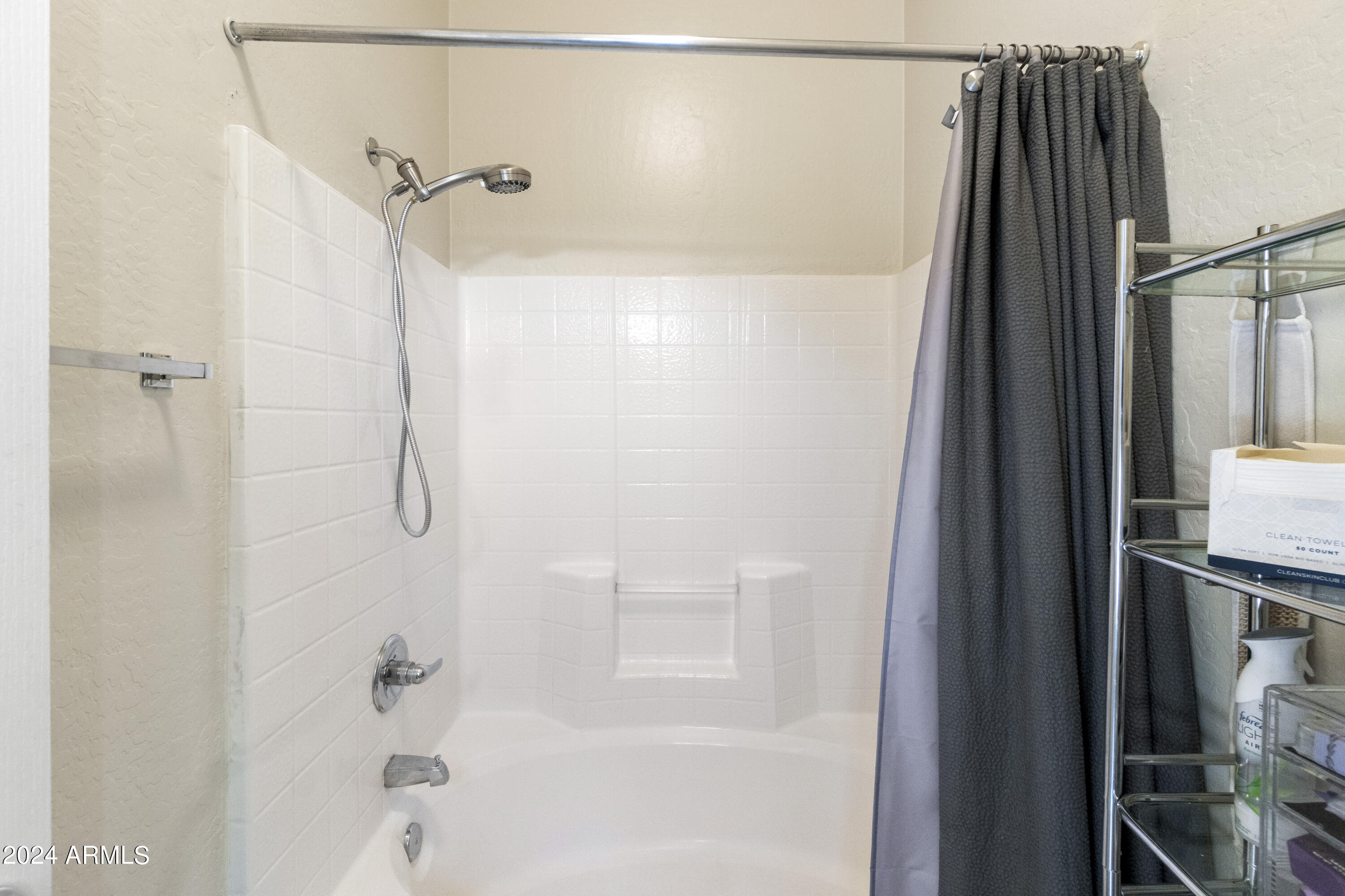 2150 E BELL Road, 1051