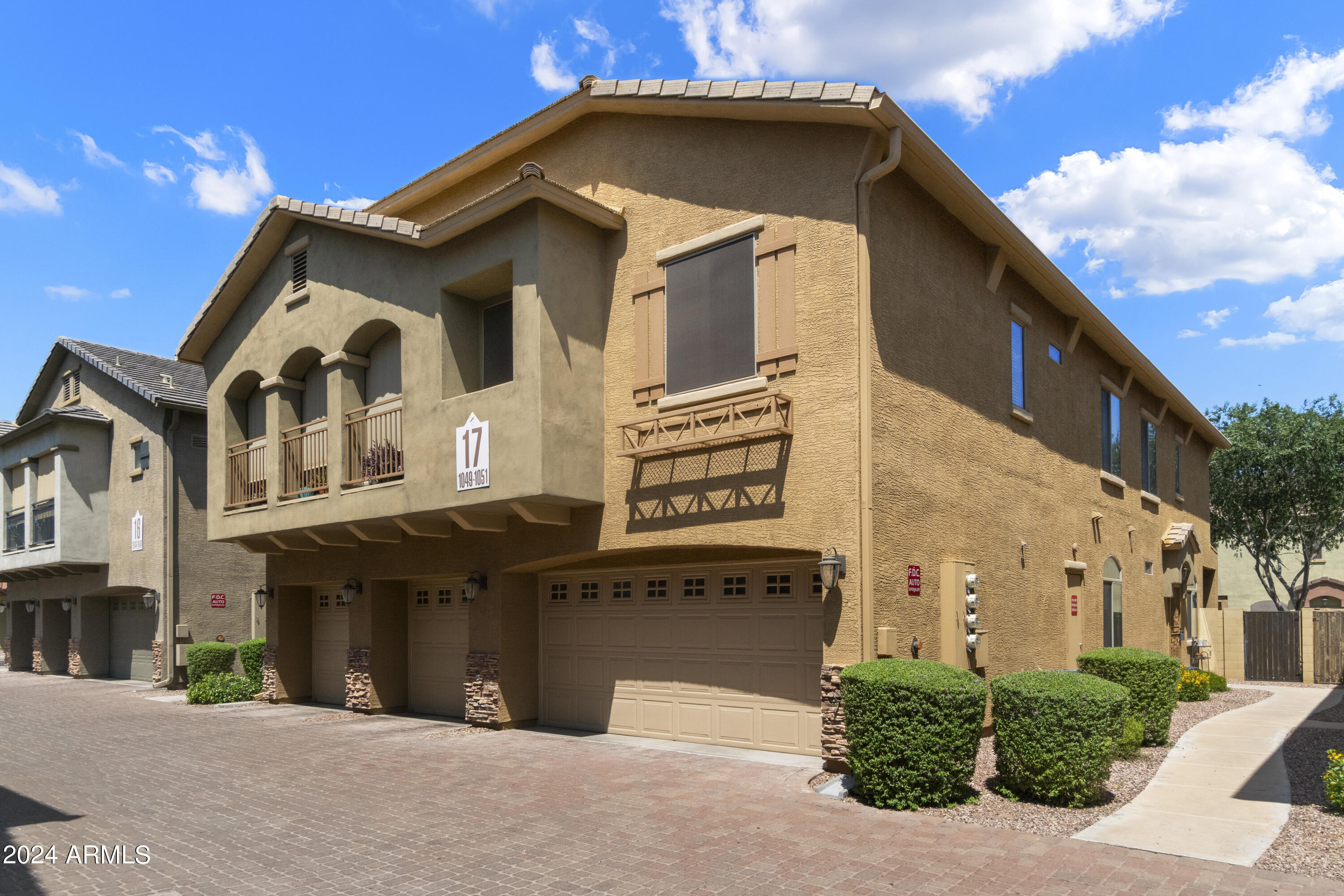 2150 E BELL Road, 1051