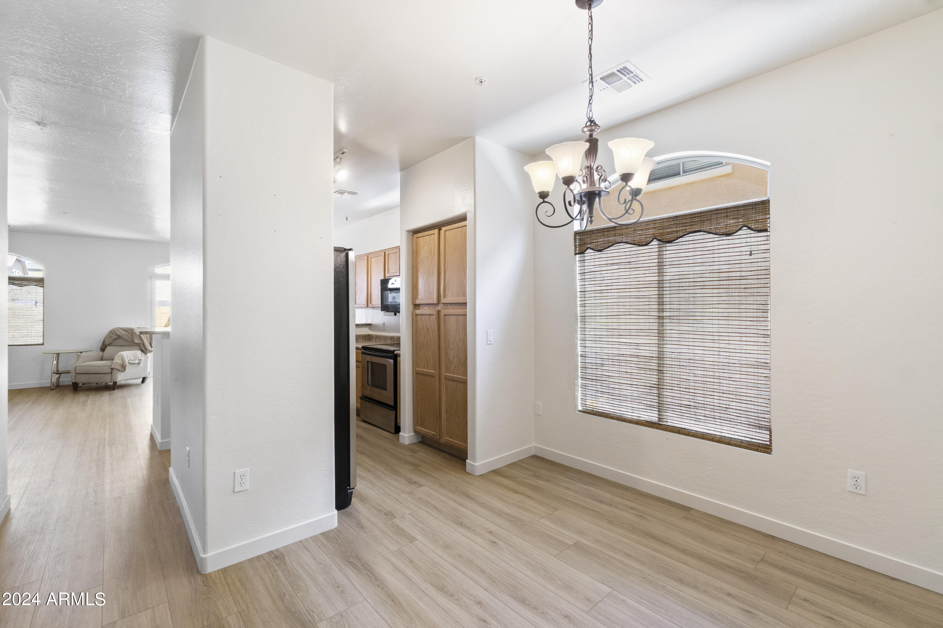 2150 E BELL Road, 1051