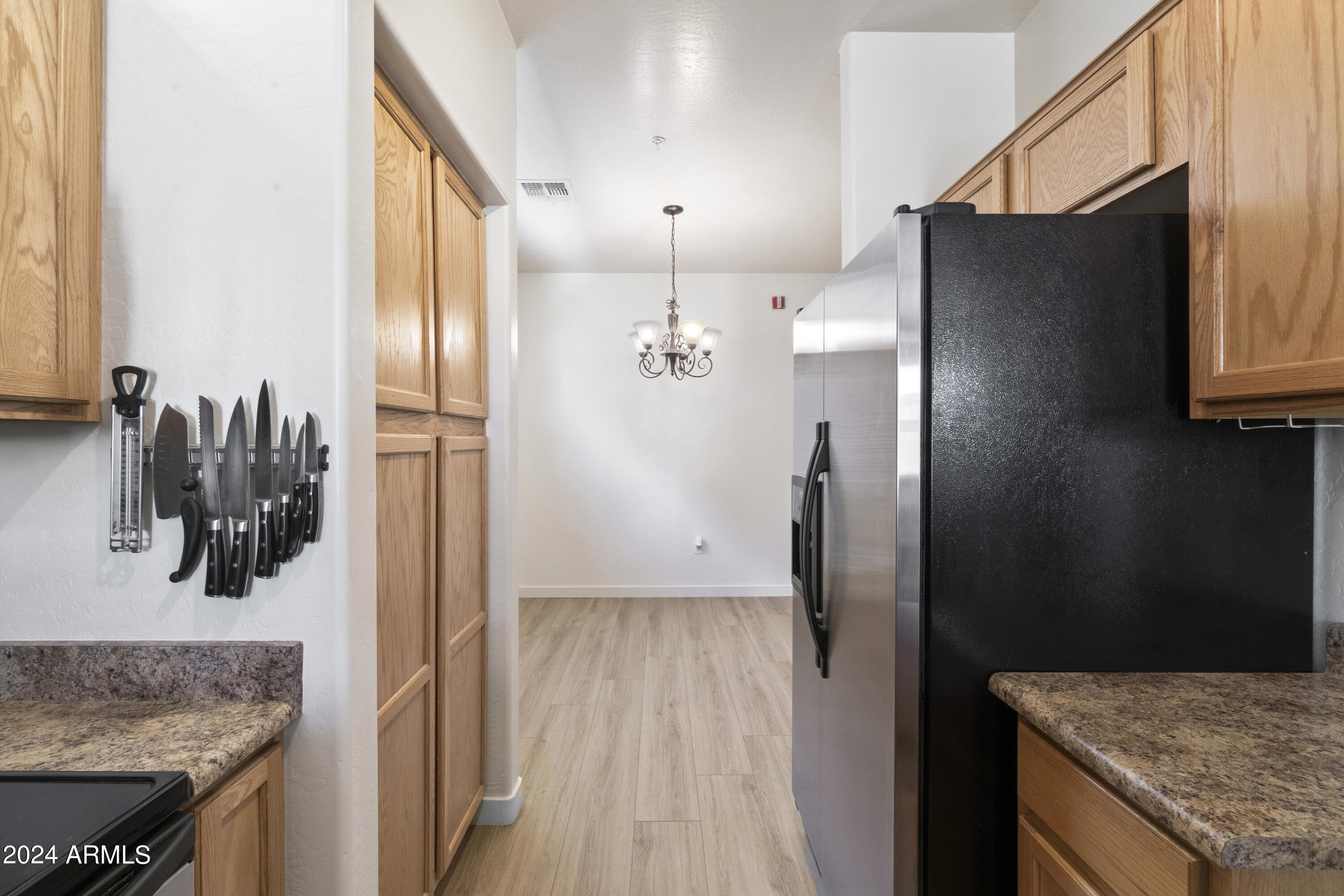 2150 E BELL Road, 1051