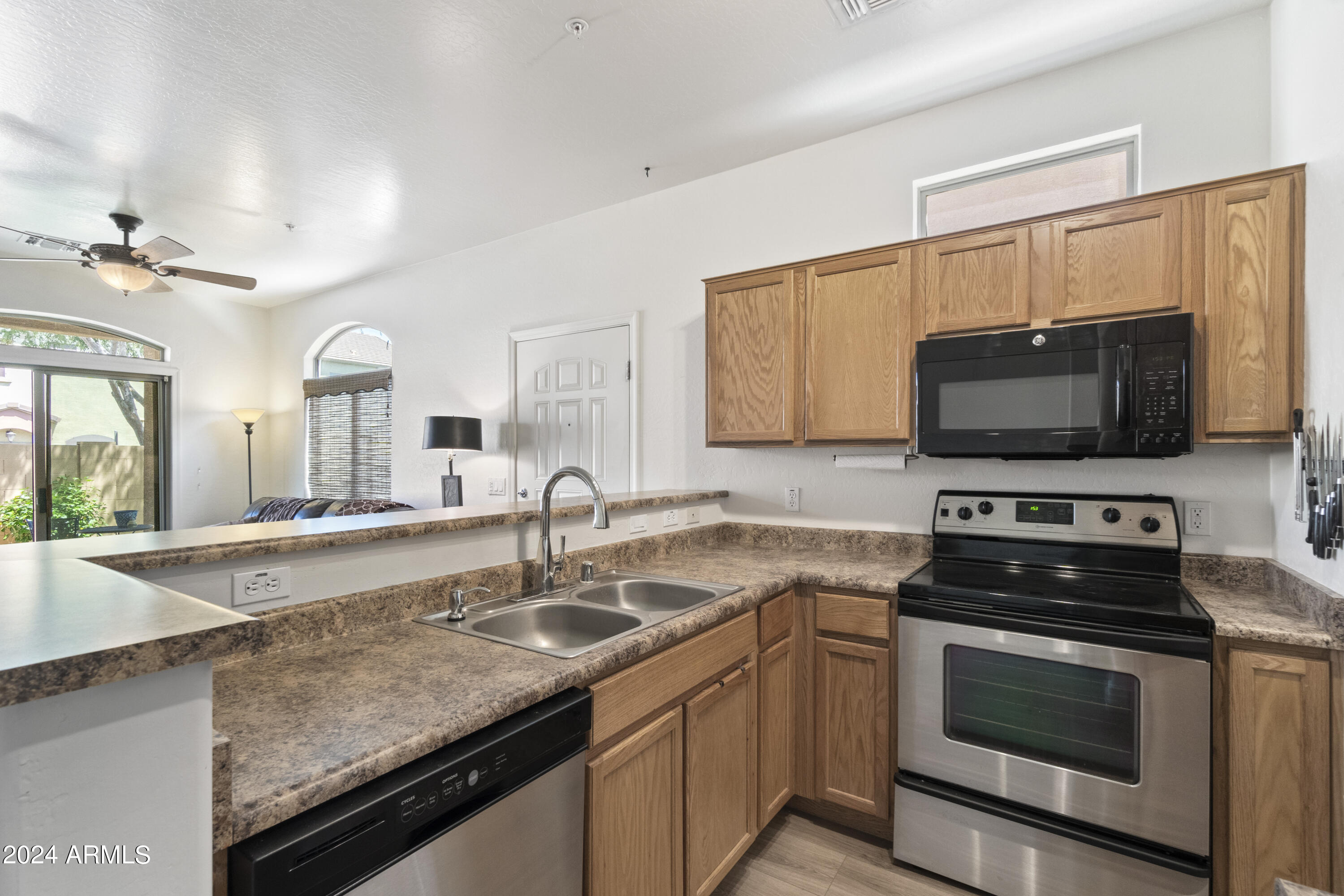 2150 E BELL Road, 1051