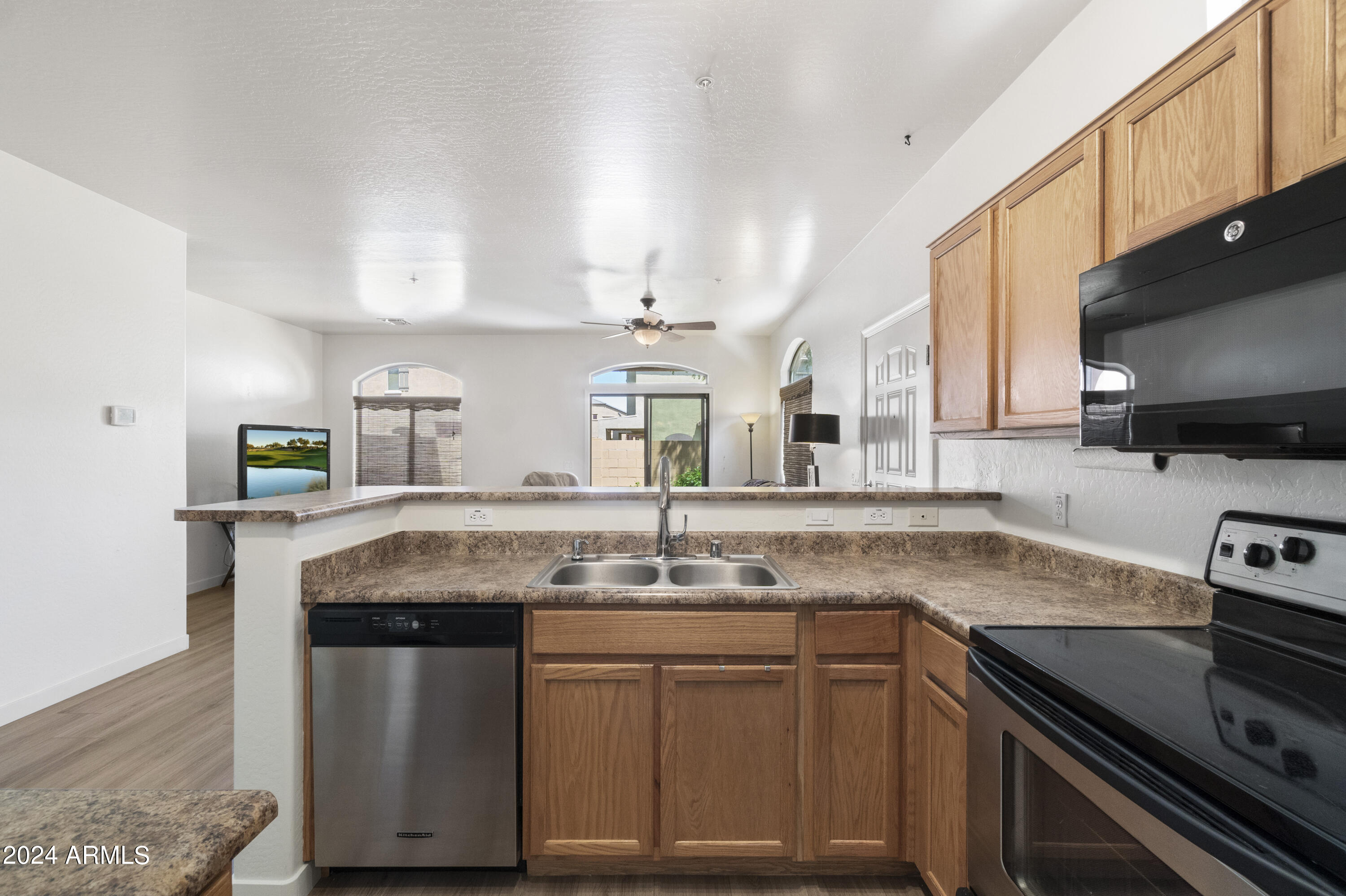 2150 E BELL Road, 1051