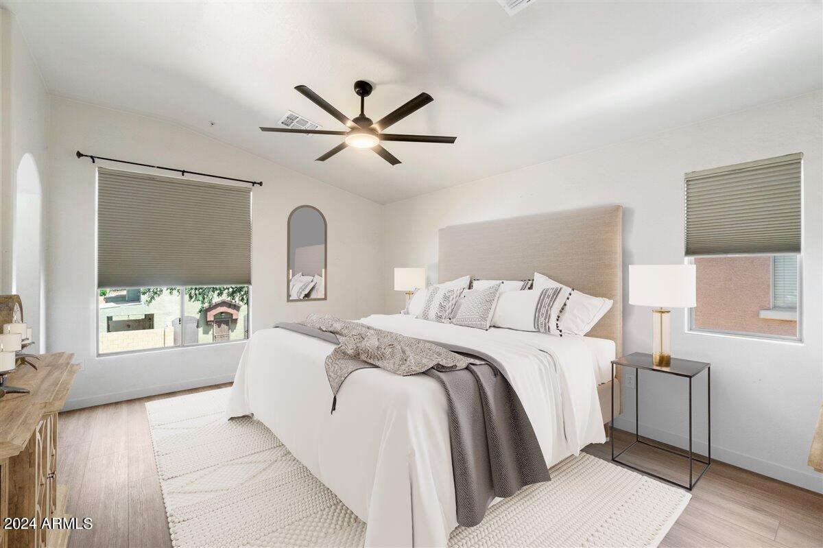 2150 E BELL Road, 1051