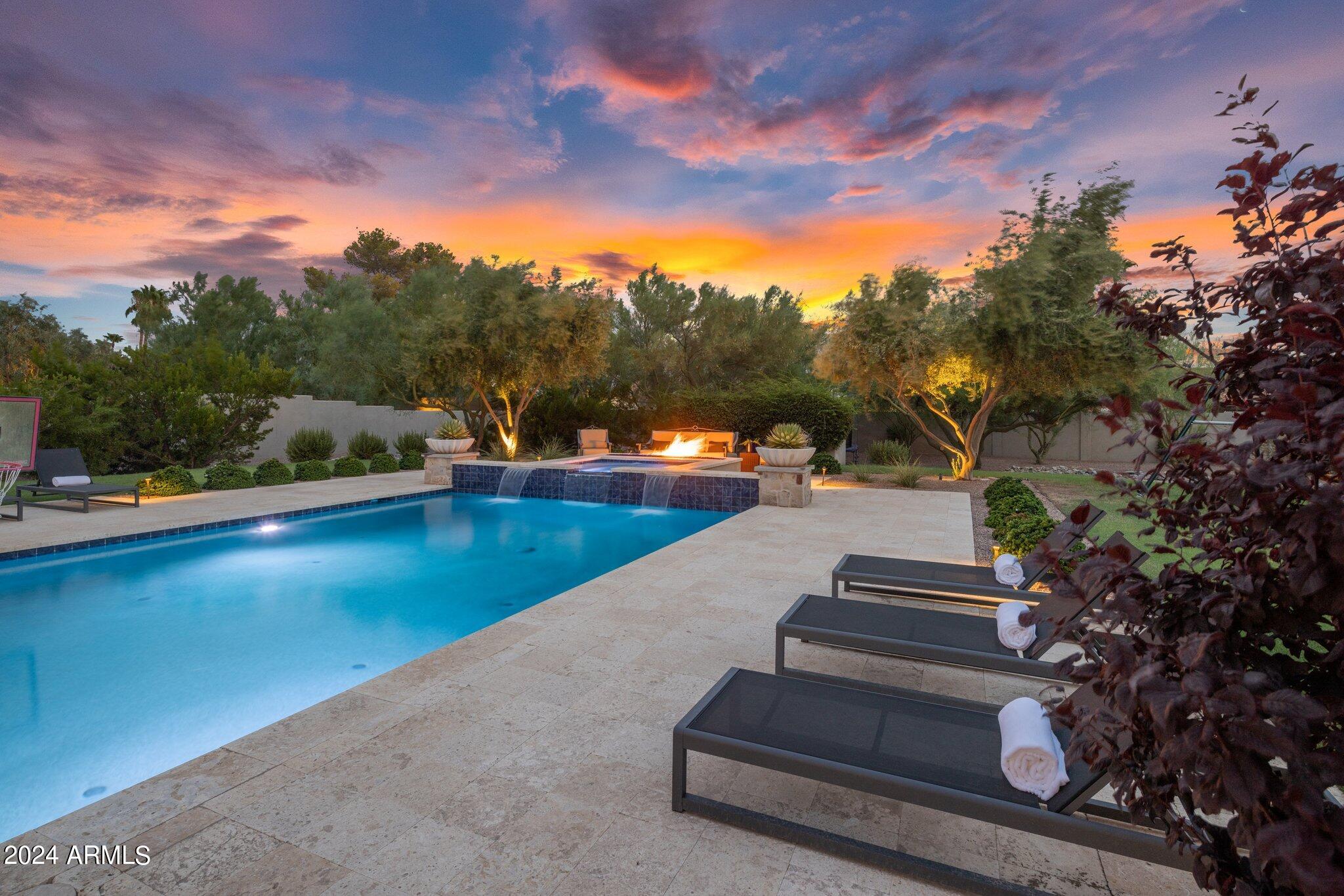 10867 E LAUREL Lane