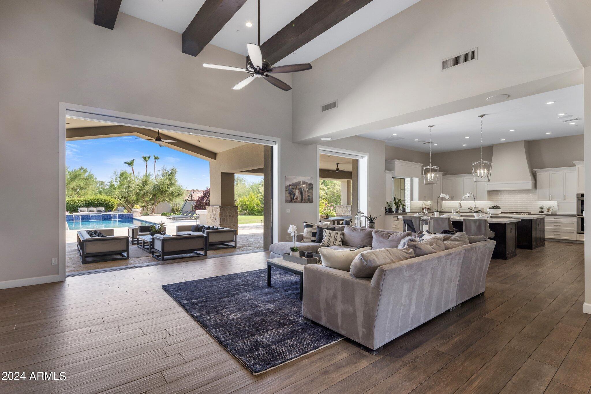 10867 E LAUREL Lane