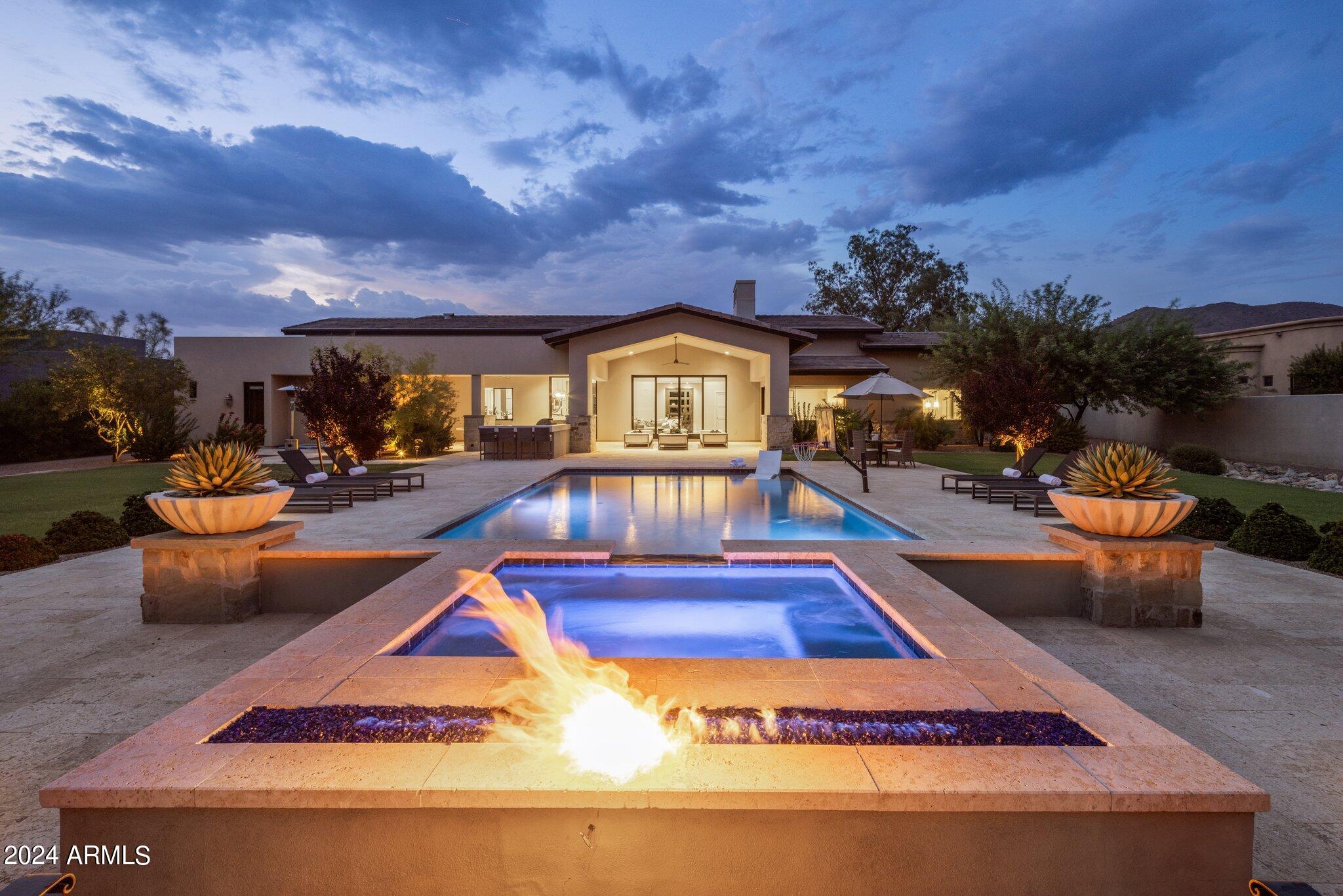 10867 E LAUREL Lane