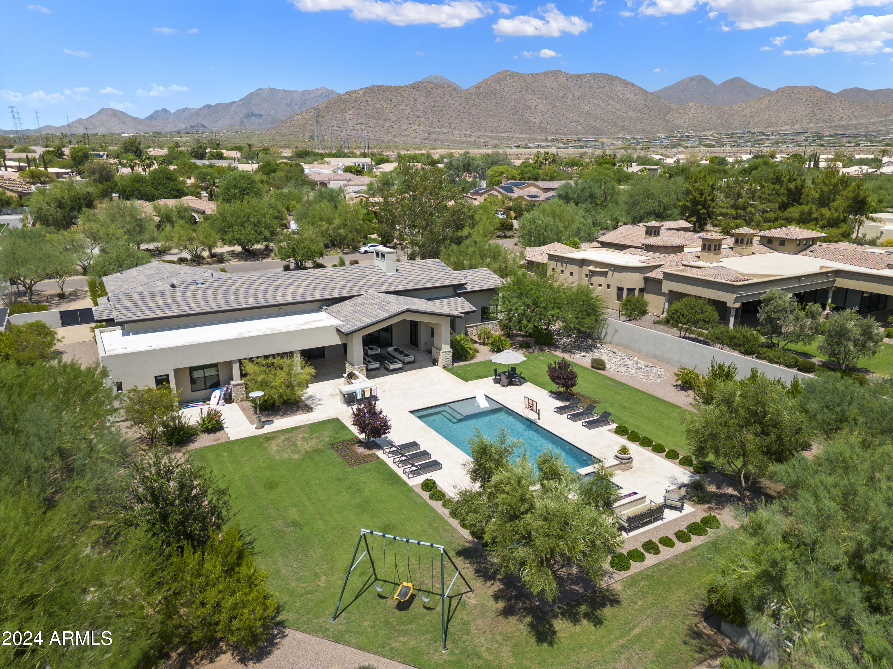 10867 E LAUREL Lane