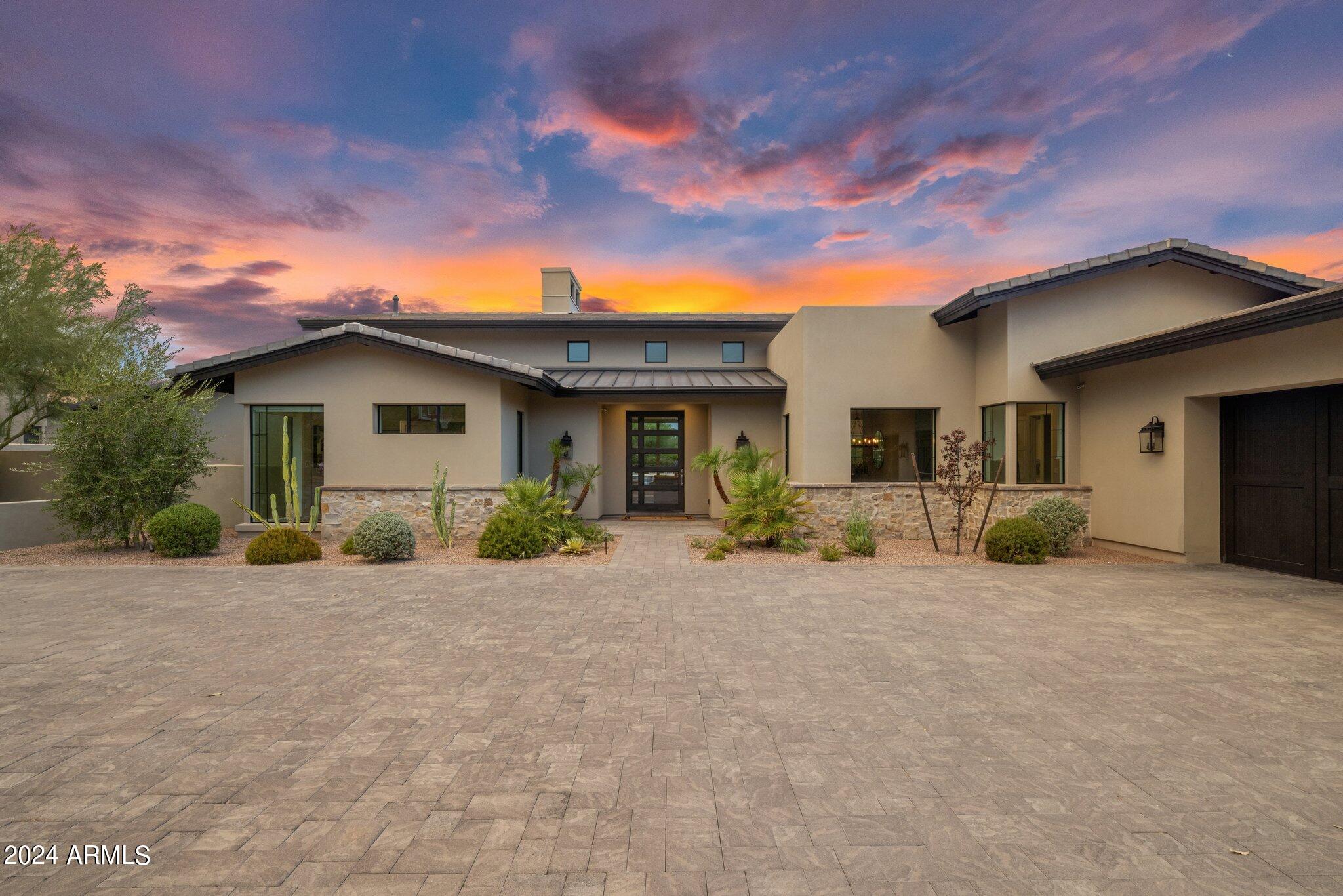 10867 E LAUREL Lane