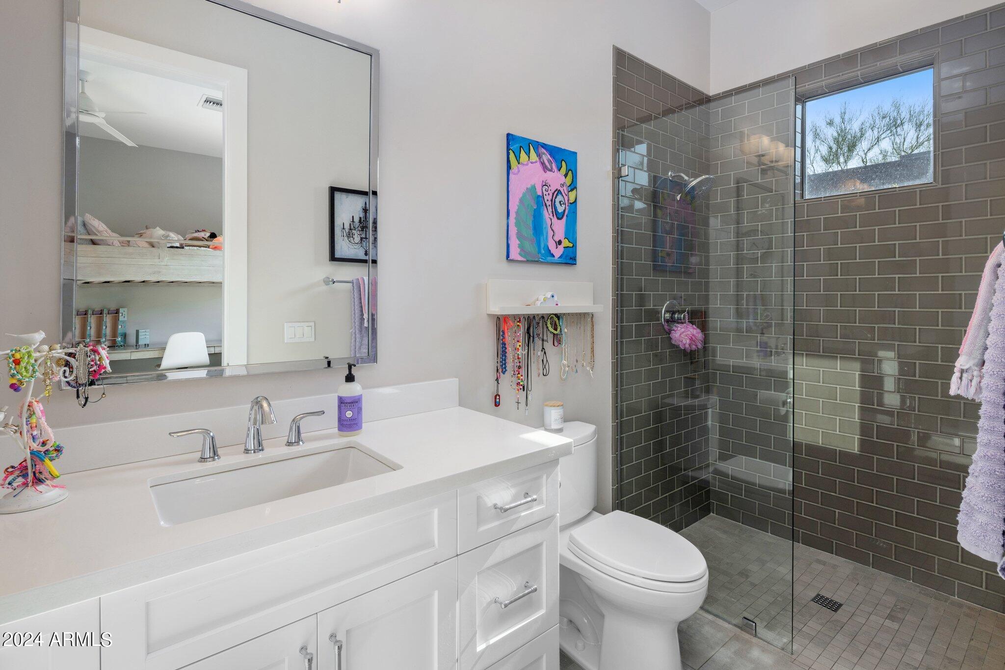 10867 E LAUREL Lane