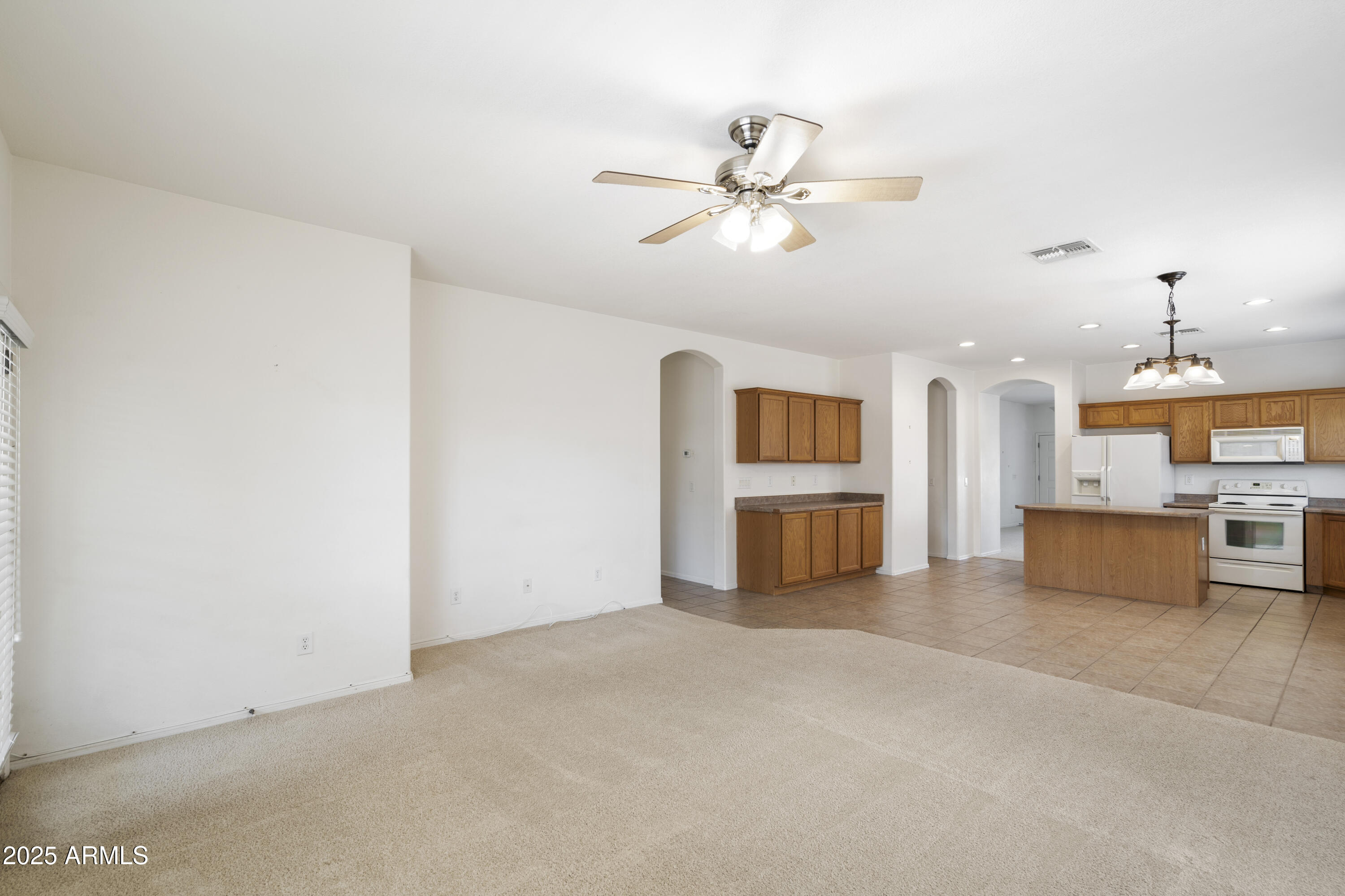 4561 E WESTCHESTER Drive