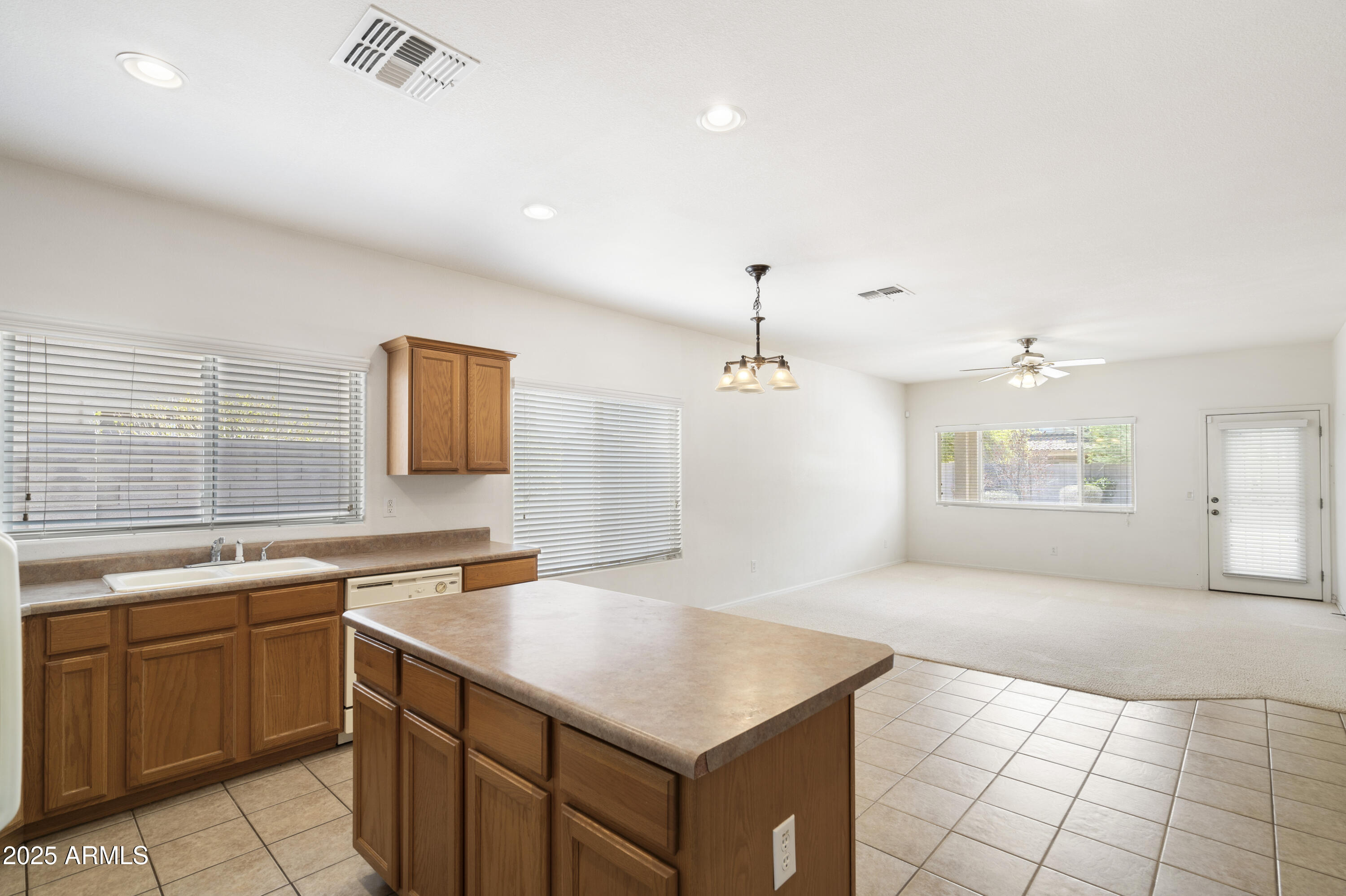 4561 E WESTCHESTER Drive