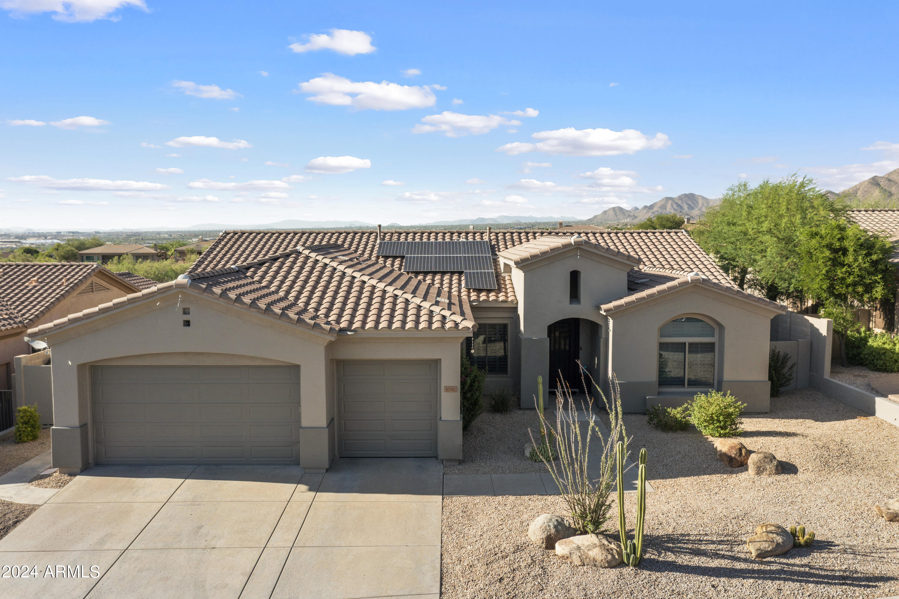 10742 E GELDING Drive