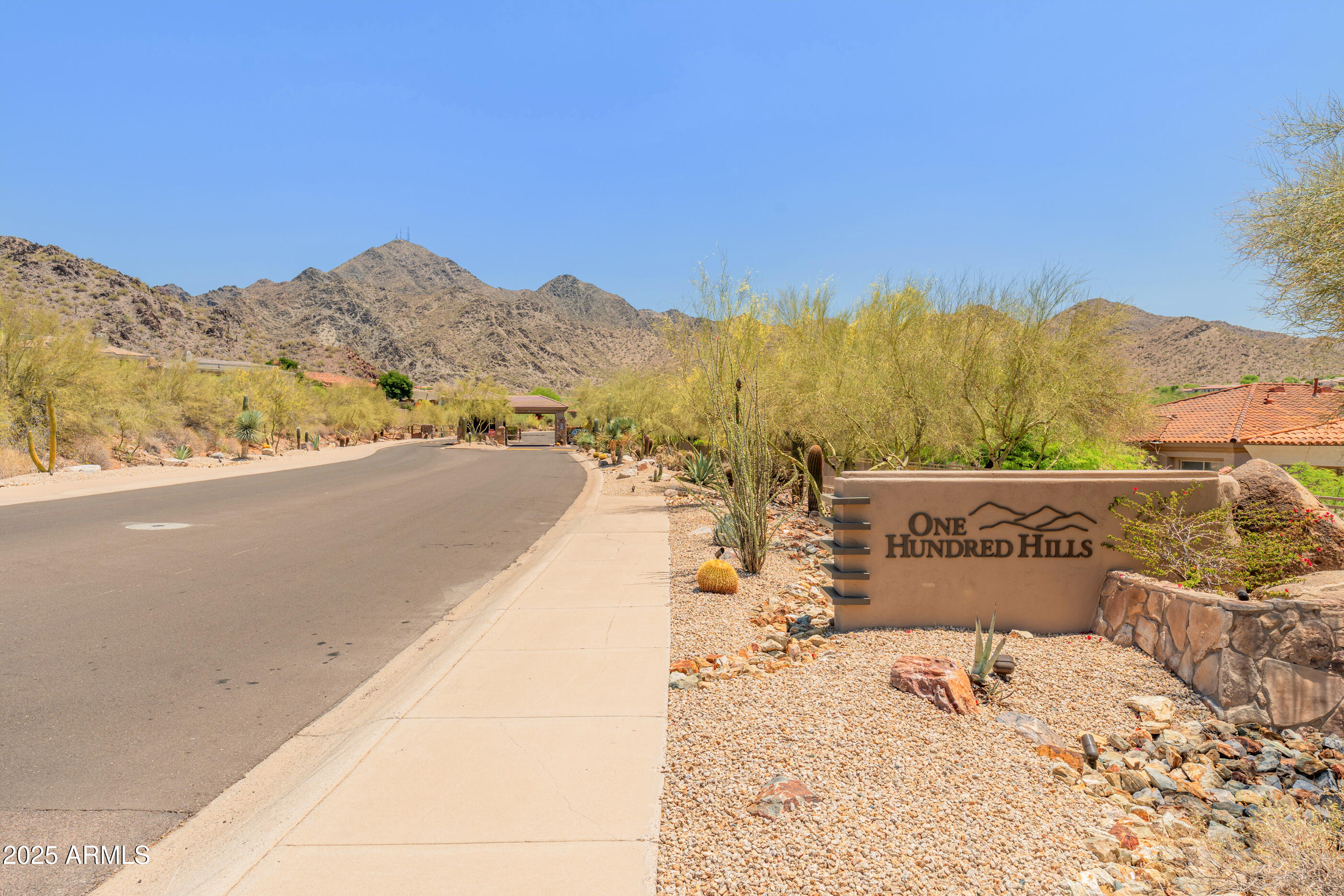 11550 E Paradise Lane