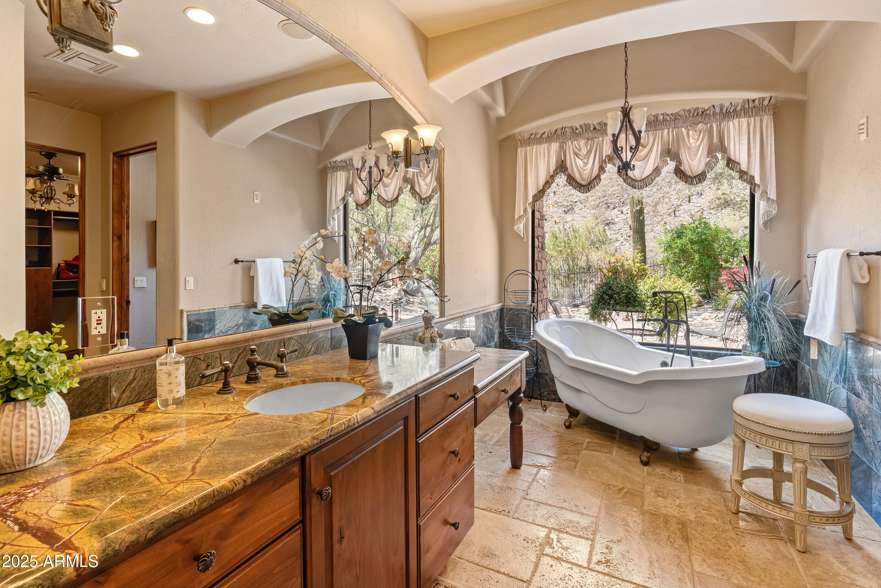 11550 E Paradise Lane