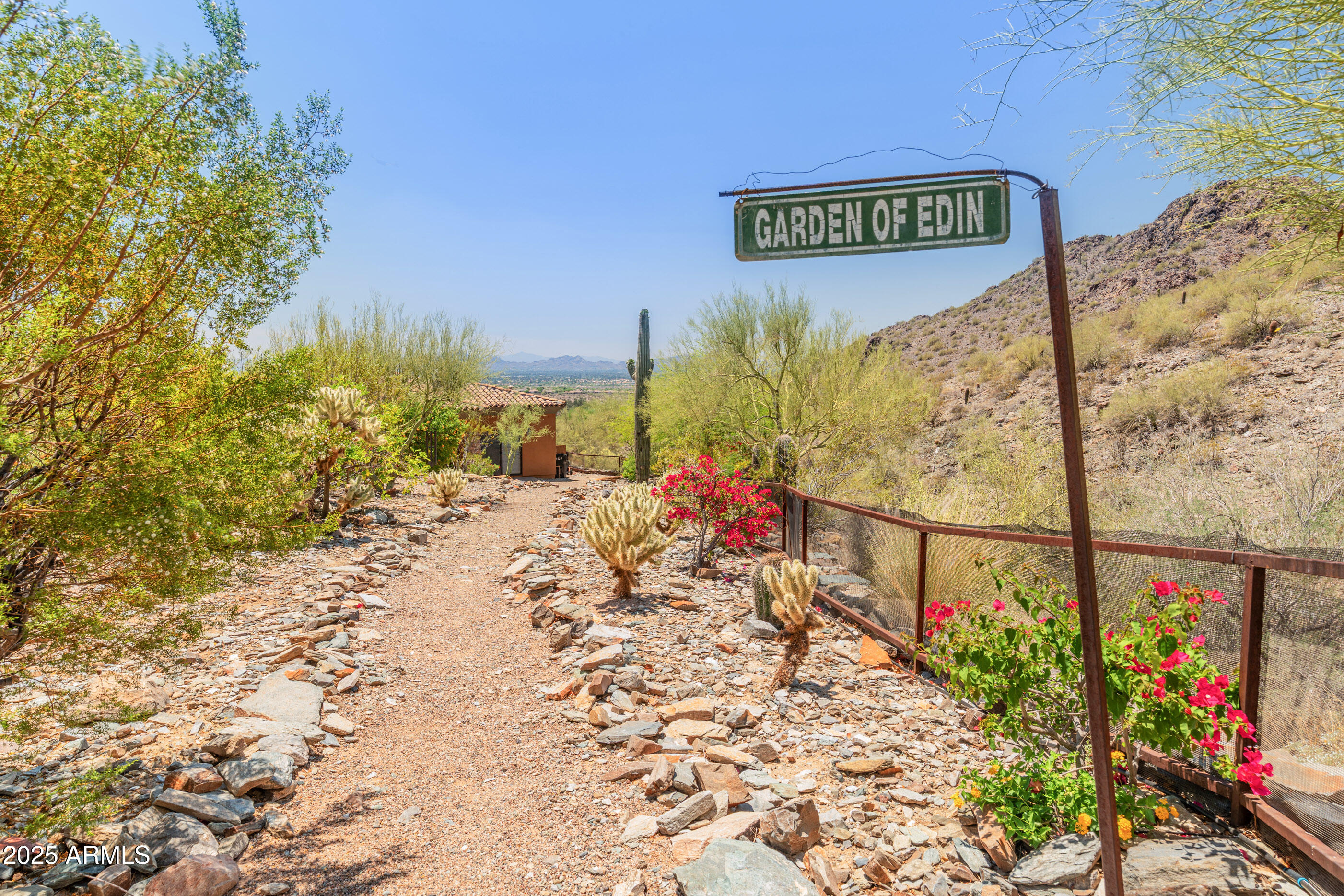 11550 E Paradise Lane