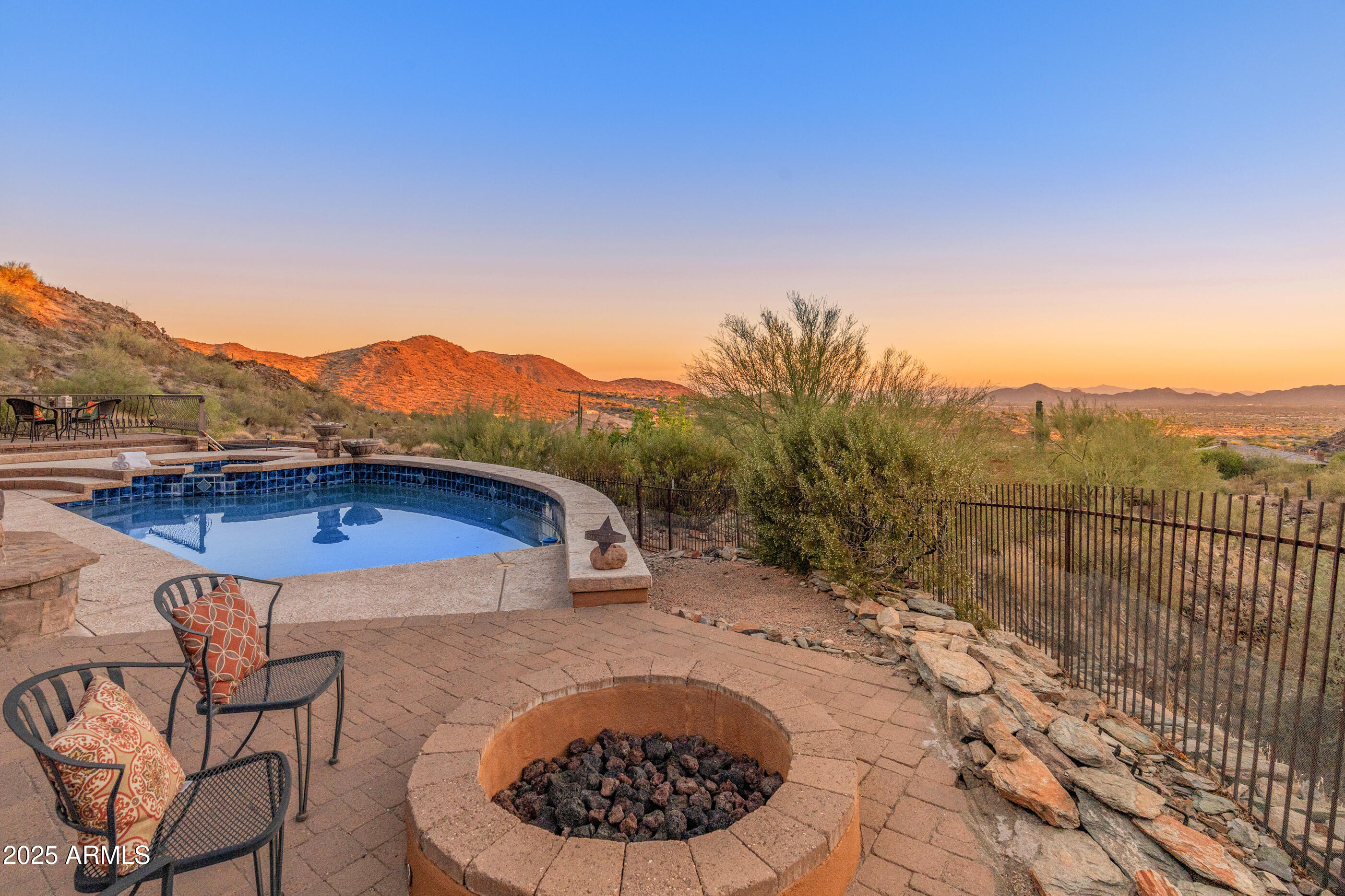 11550 E Paradise Lane