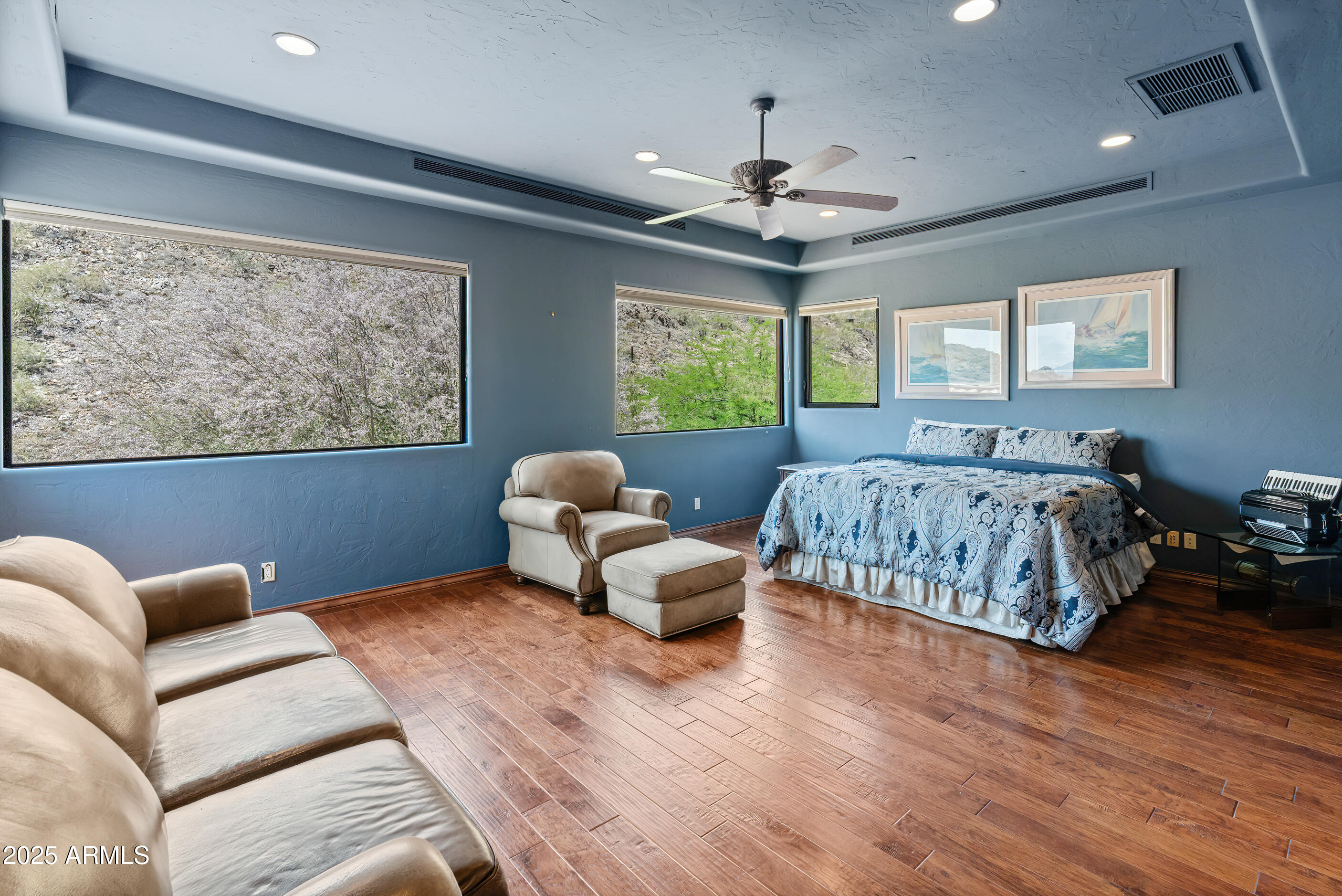 11550 E Paradise Lane