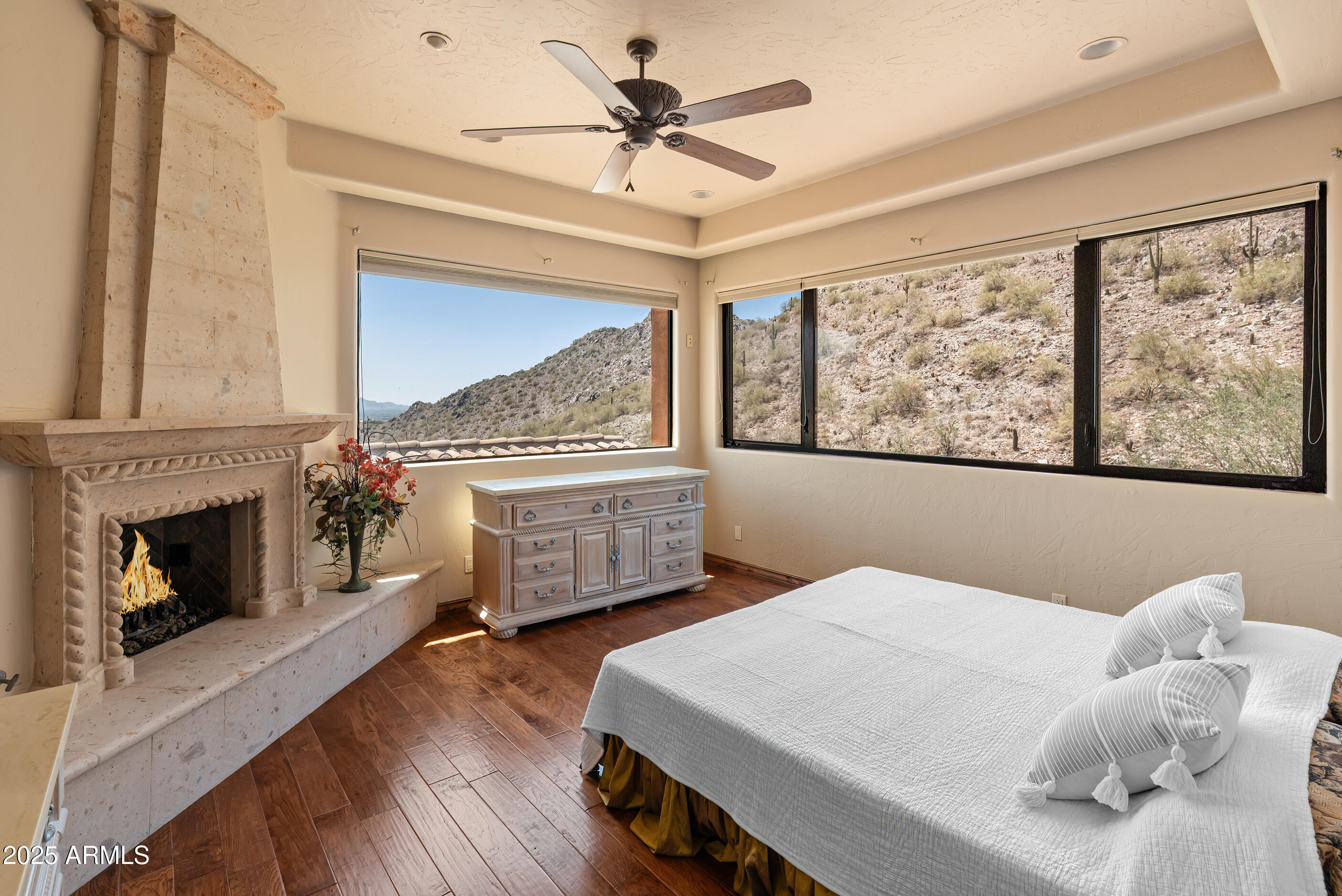 11550 E Paradise Lane