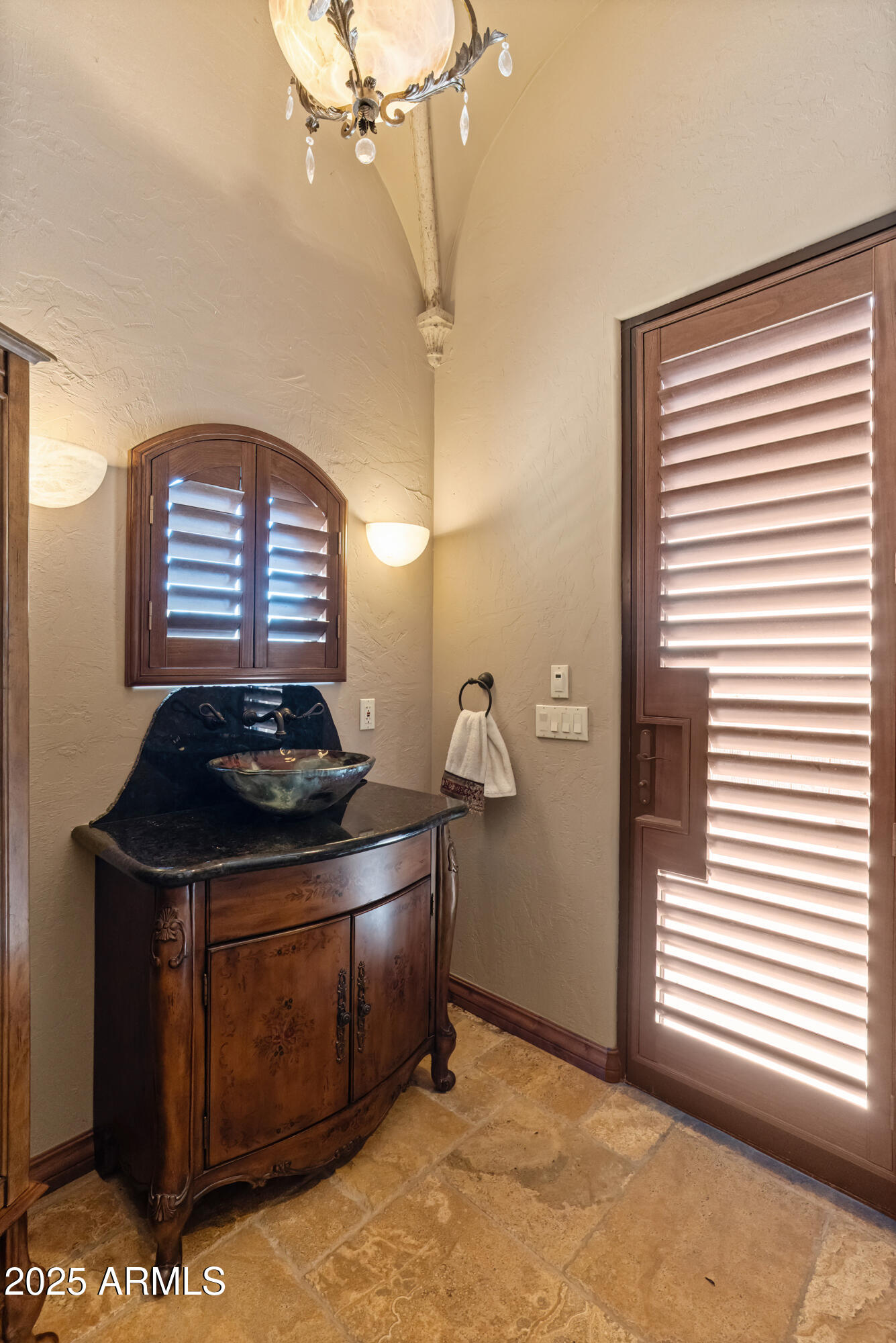 11550 E Paradise Lane