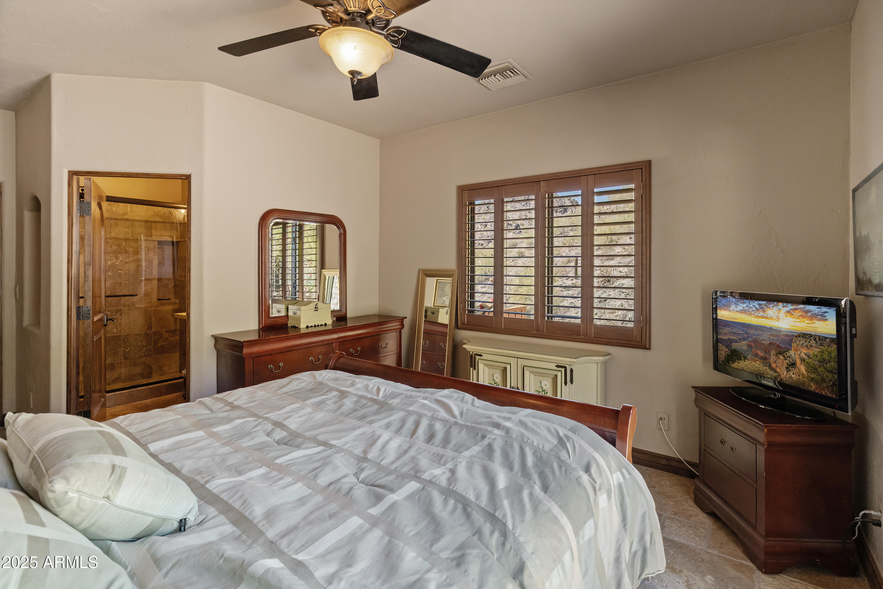 11550 E Paradise Lane