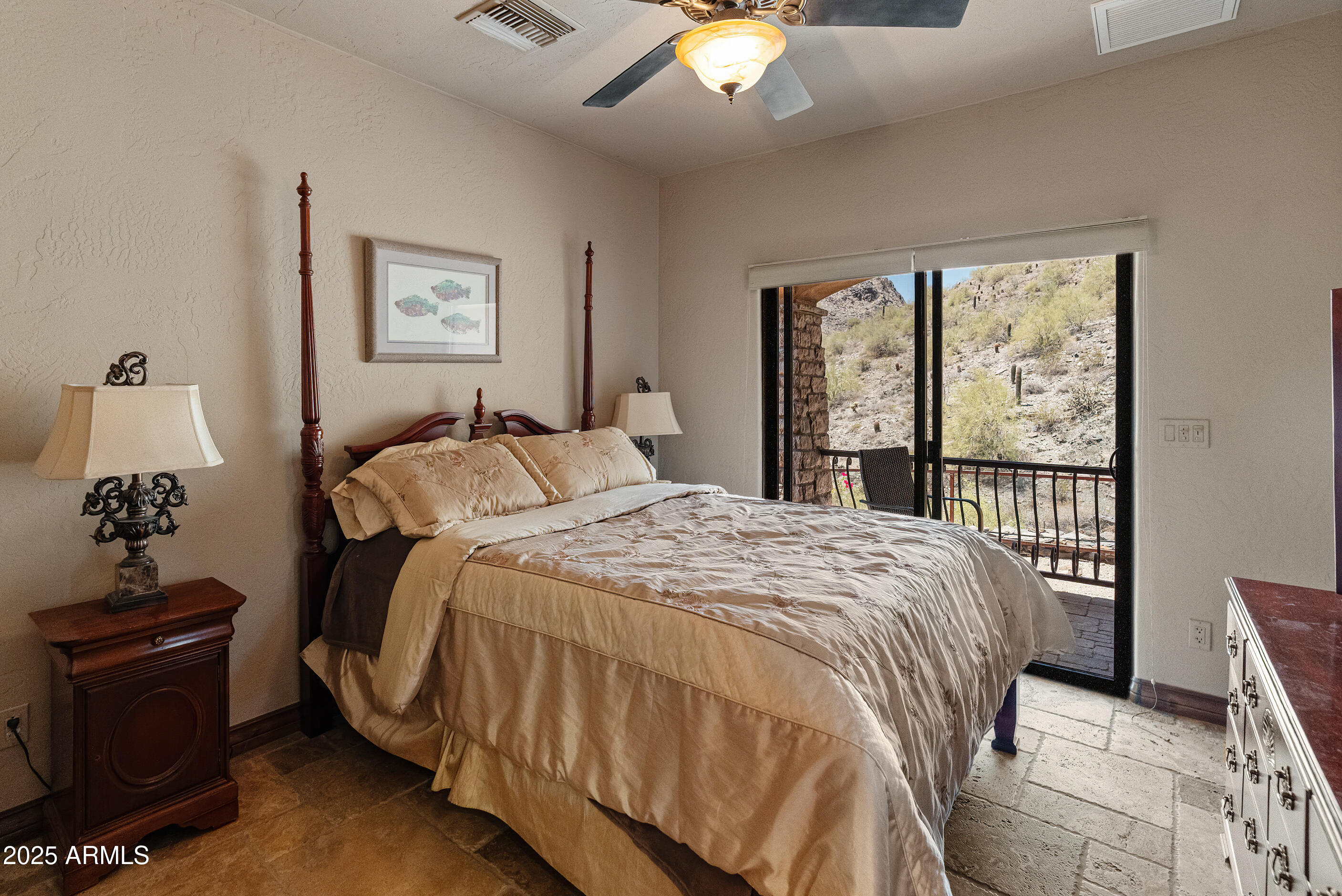 11550 E Paradise Lane