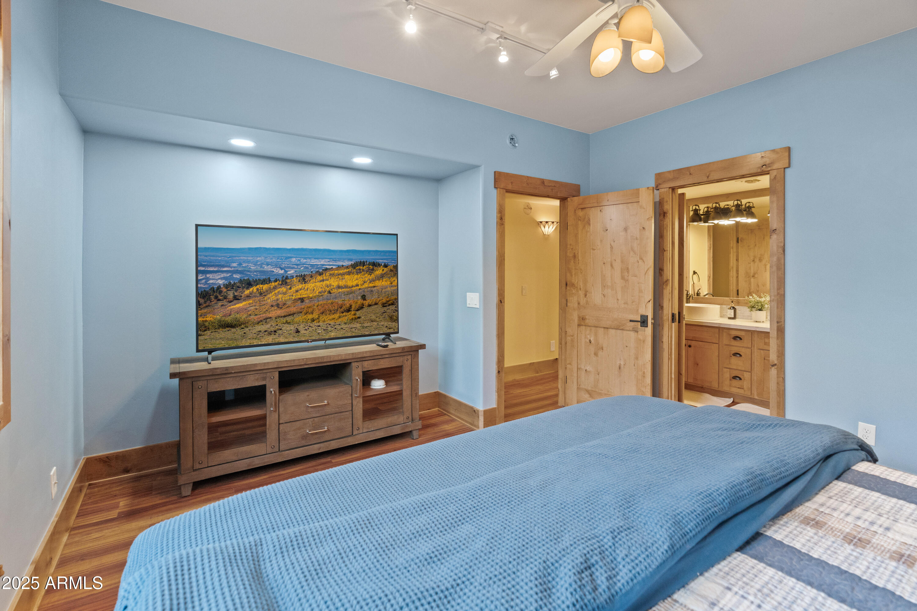 2601 E GOLDEN ASTER Circle