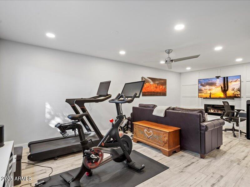 3929 E MERCER Lane, Phoenix