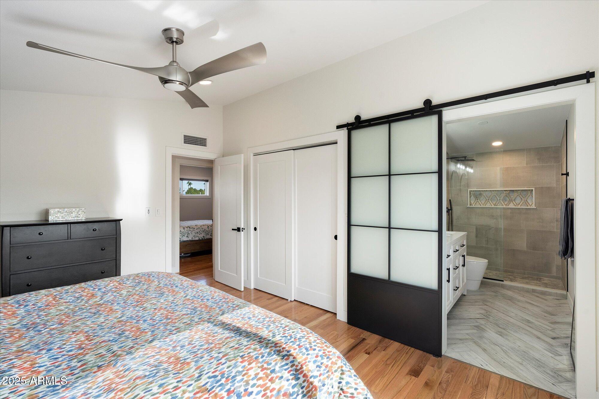 3929 E MERCER Lane, Phoenix