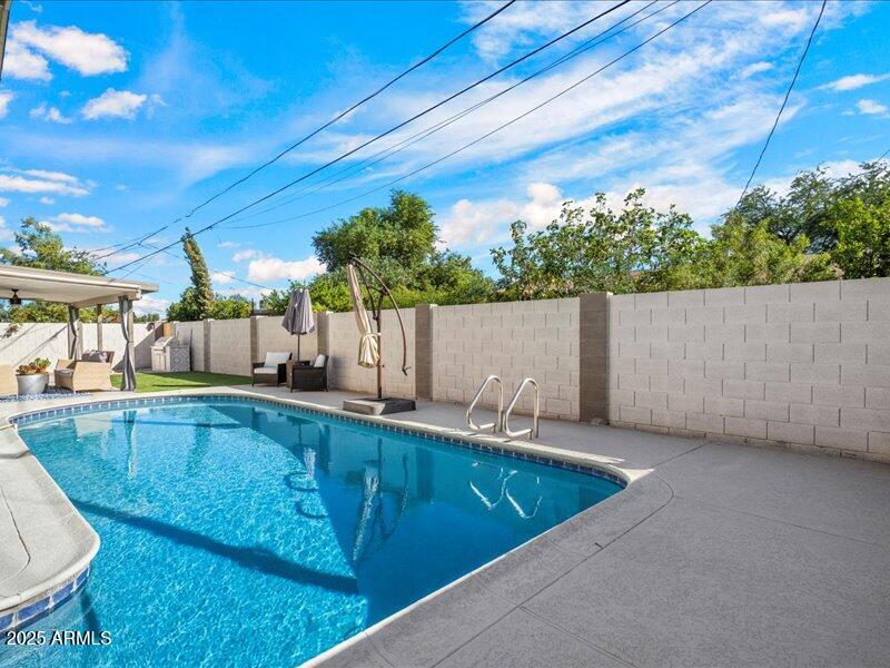 3929 E MERCER Lane, Phoenix