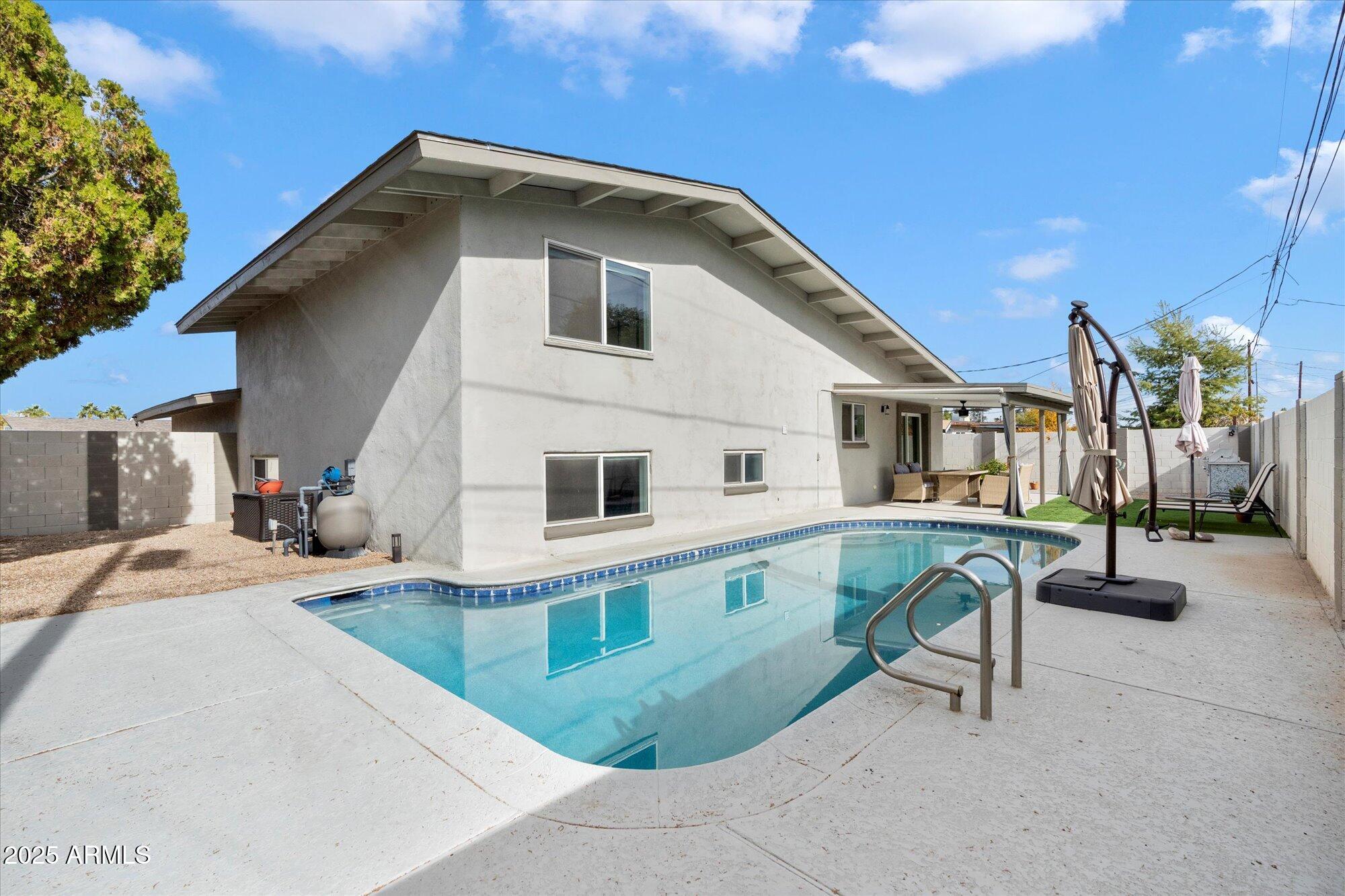 3929 E MERCER Lane, Phoenix