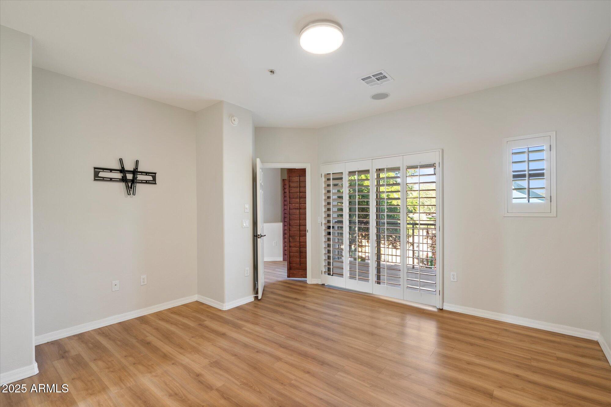 3935 E Rough Rider Road 1034