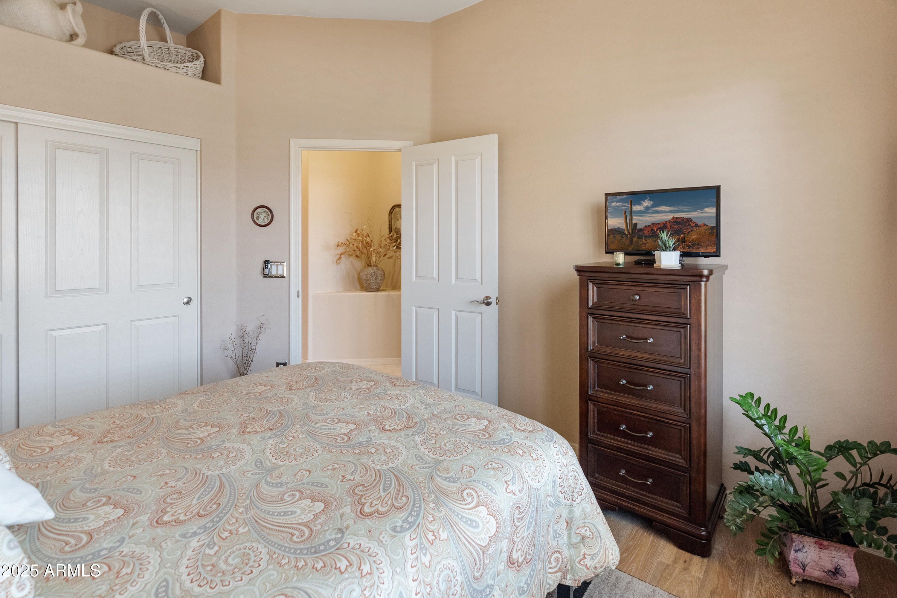 10999 E WINCHCOMB Drive