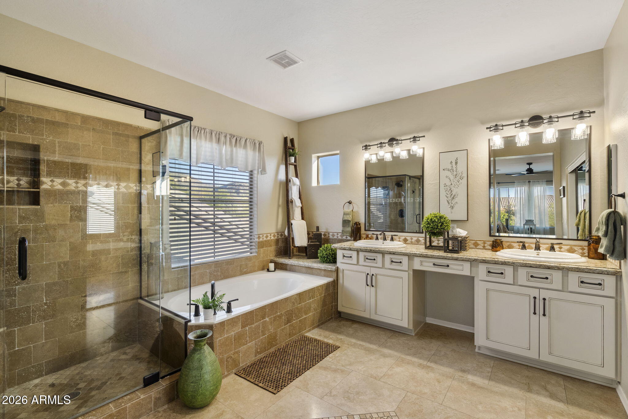 10460 E Meadowhill Drive