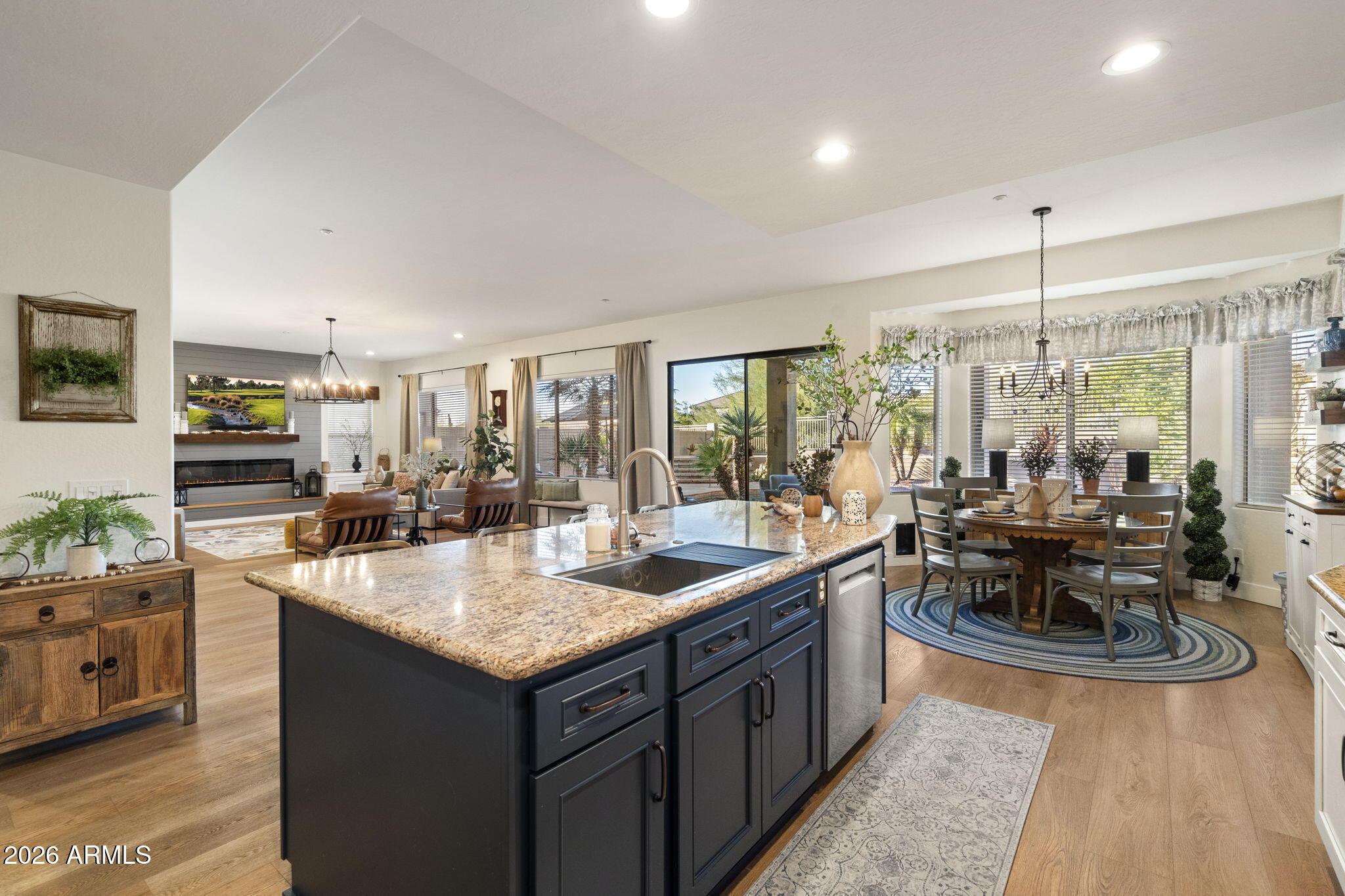 10460 E Meadowhill Drive