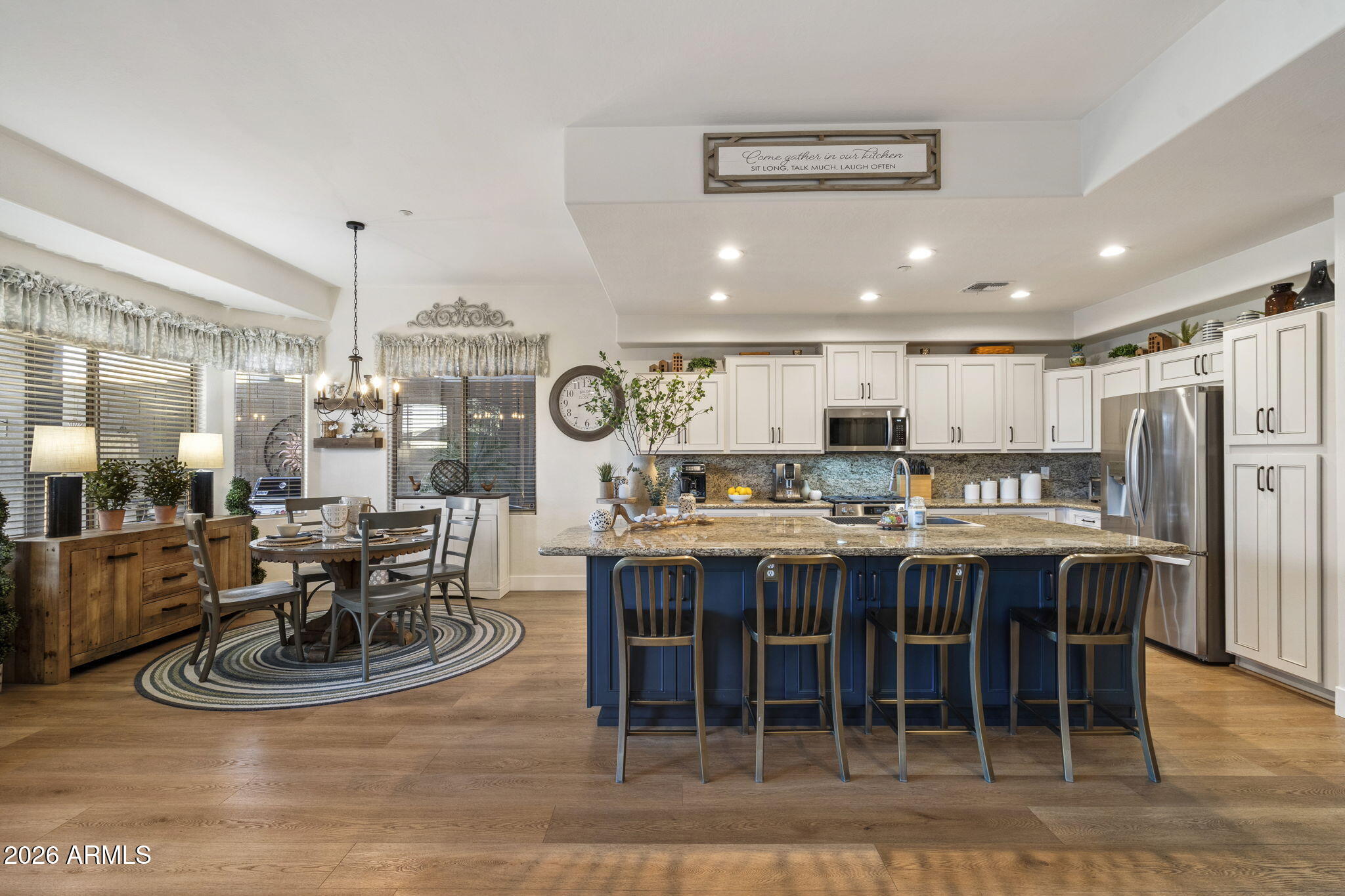 10460 E Meadowhill Drive