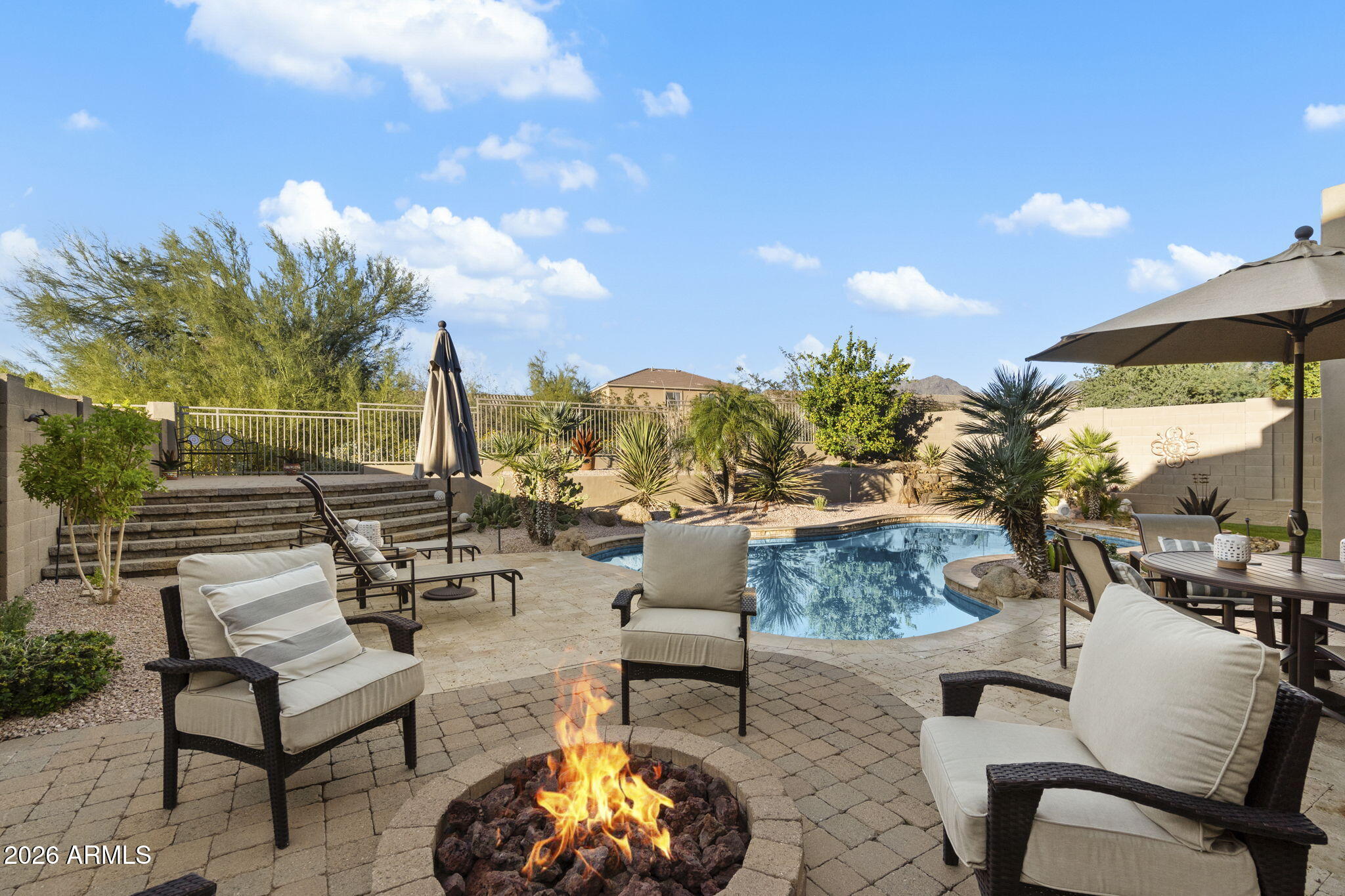 10460 E Meadowhill Drive