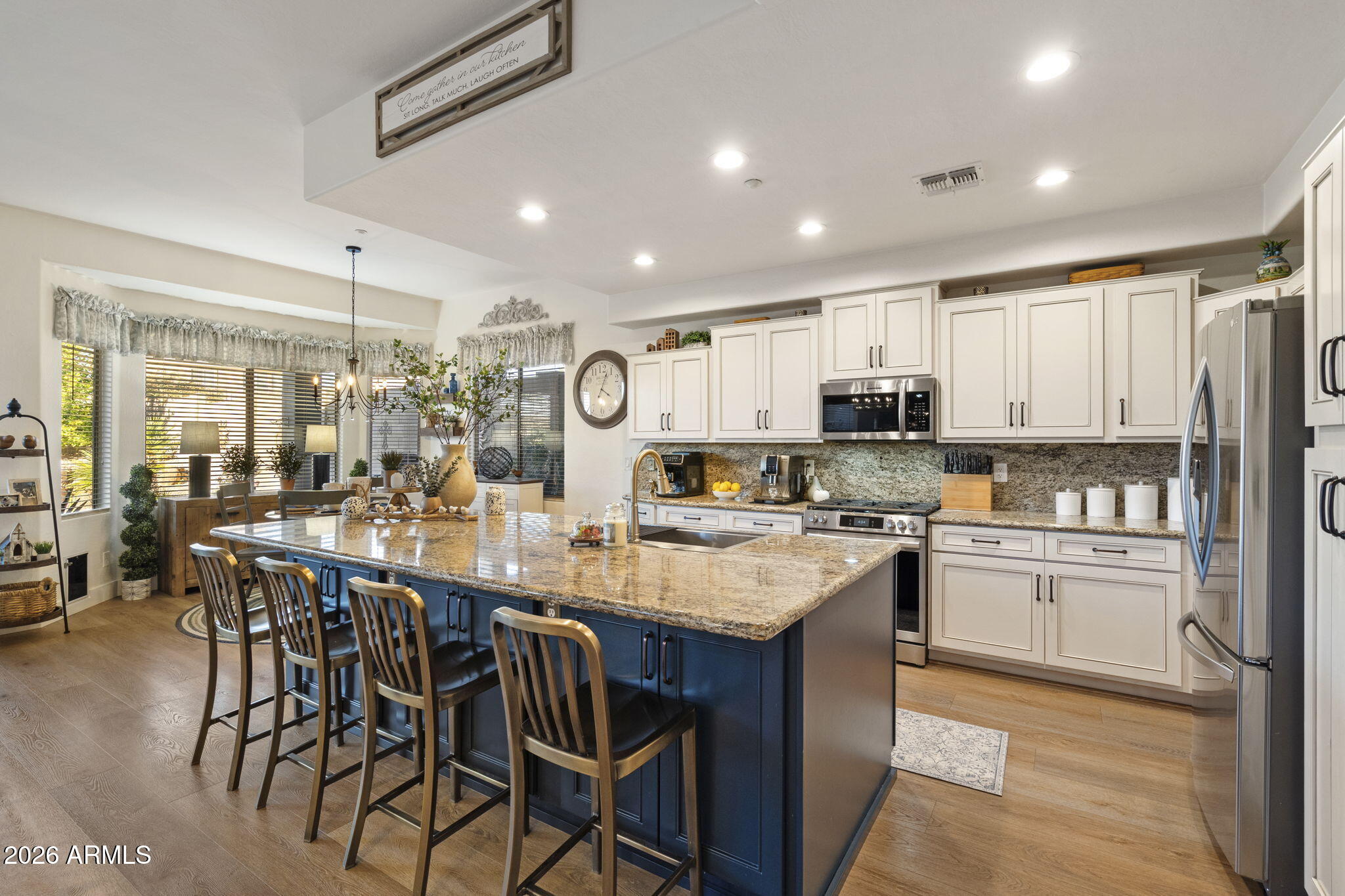 10460 E Meadowhill Drive