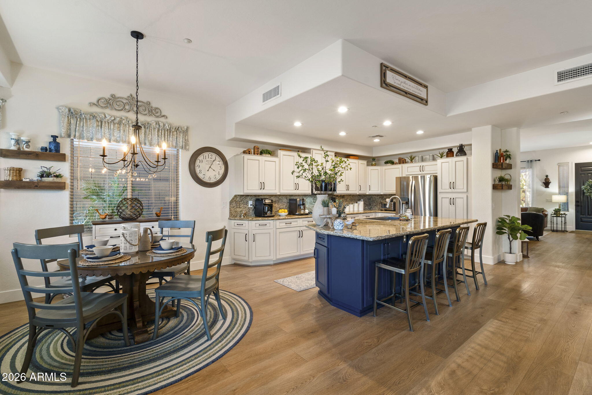 10460 E Meadowhill Drive