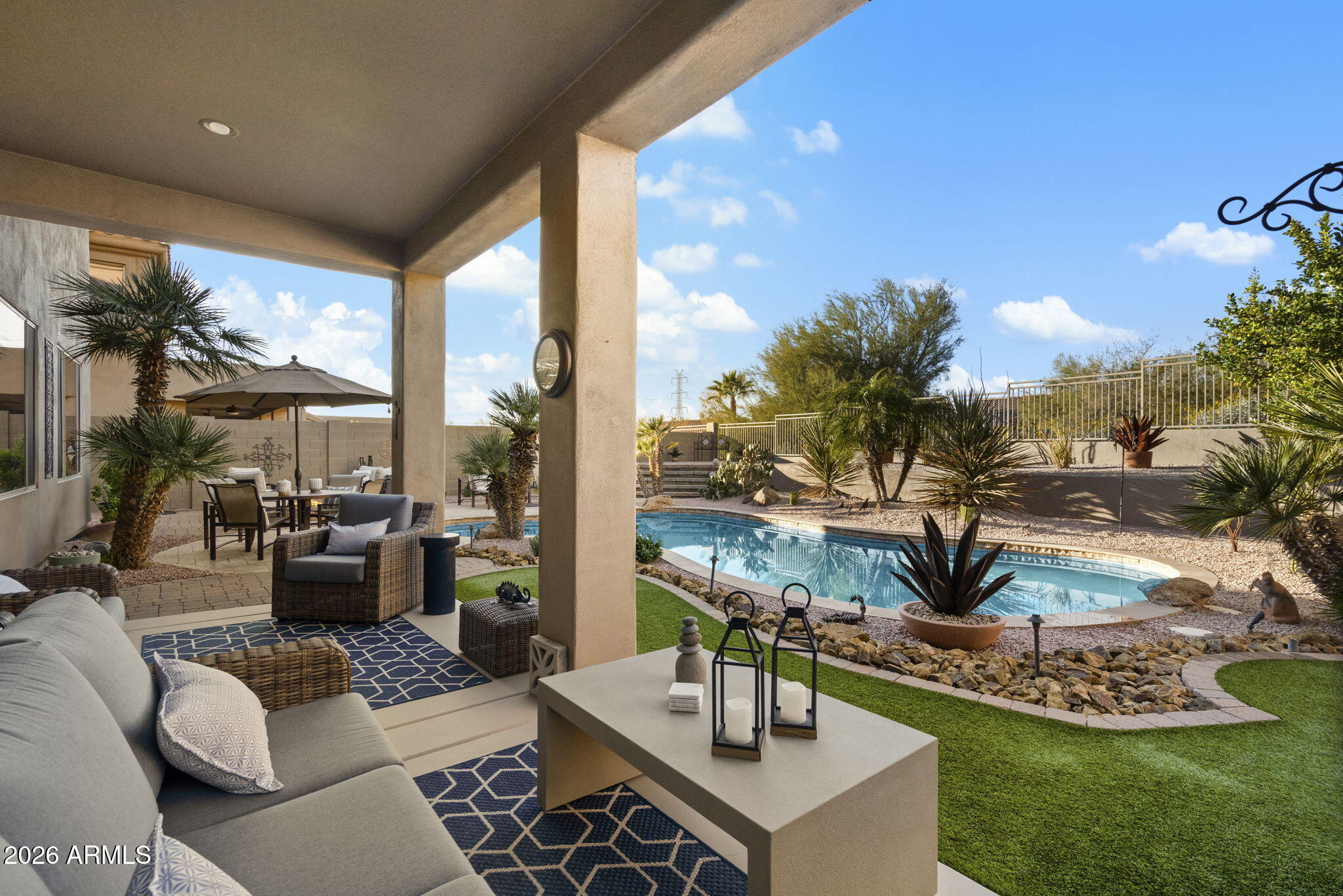 10460 E Meadowhill Drive