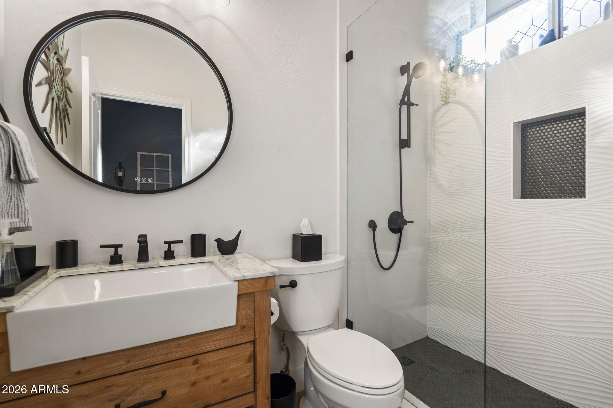 10460 E Meadowhill Drive