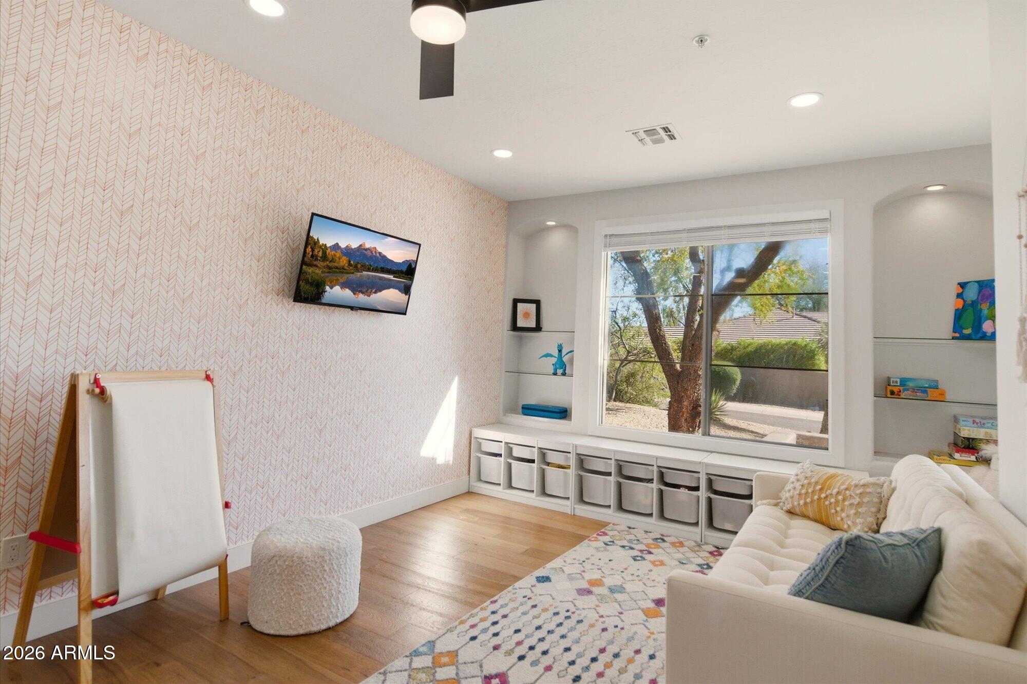 10652 E Acacia Drive