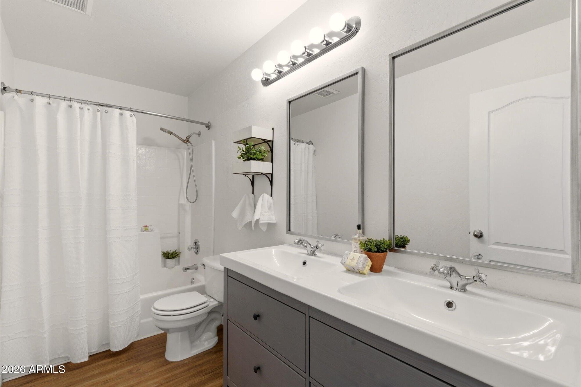 1723 E Blackhawk Drive E