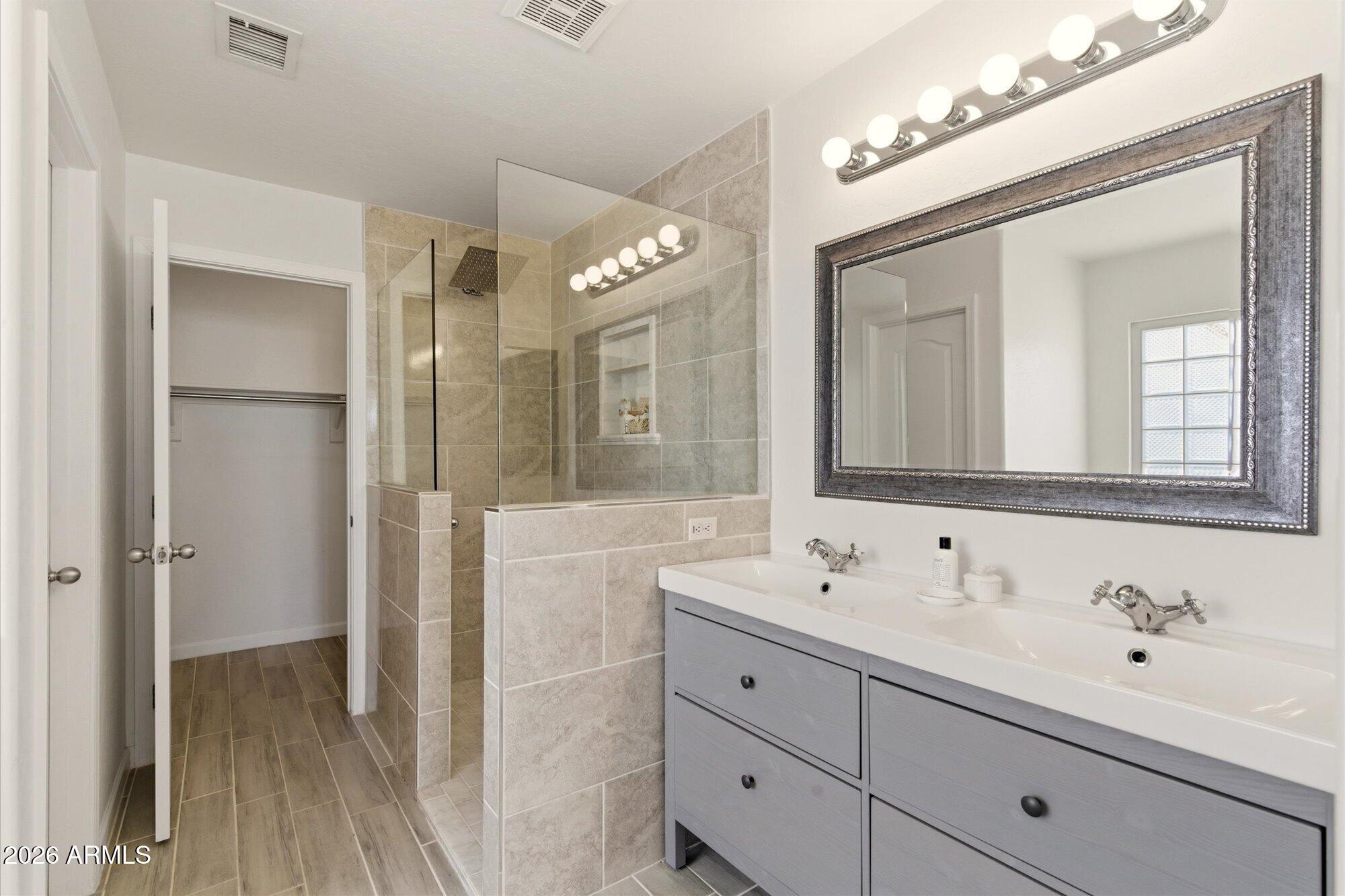 1723 E Blackhawk Drive E