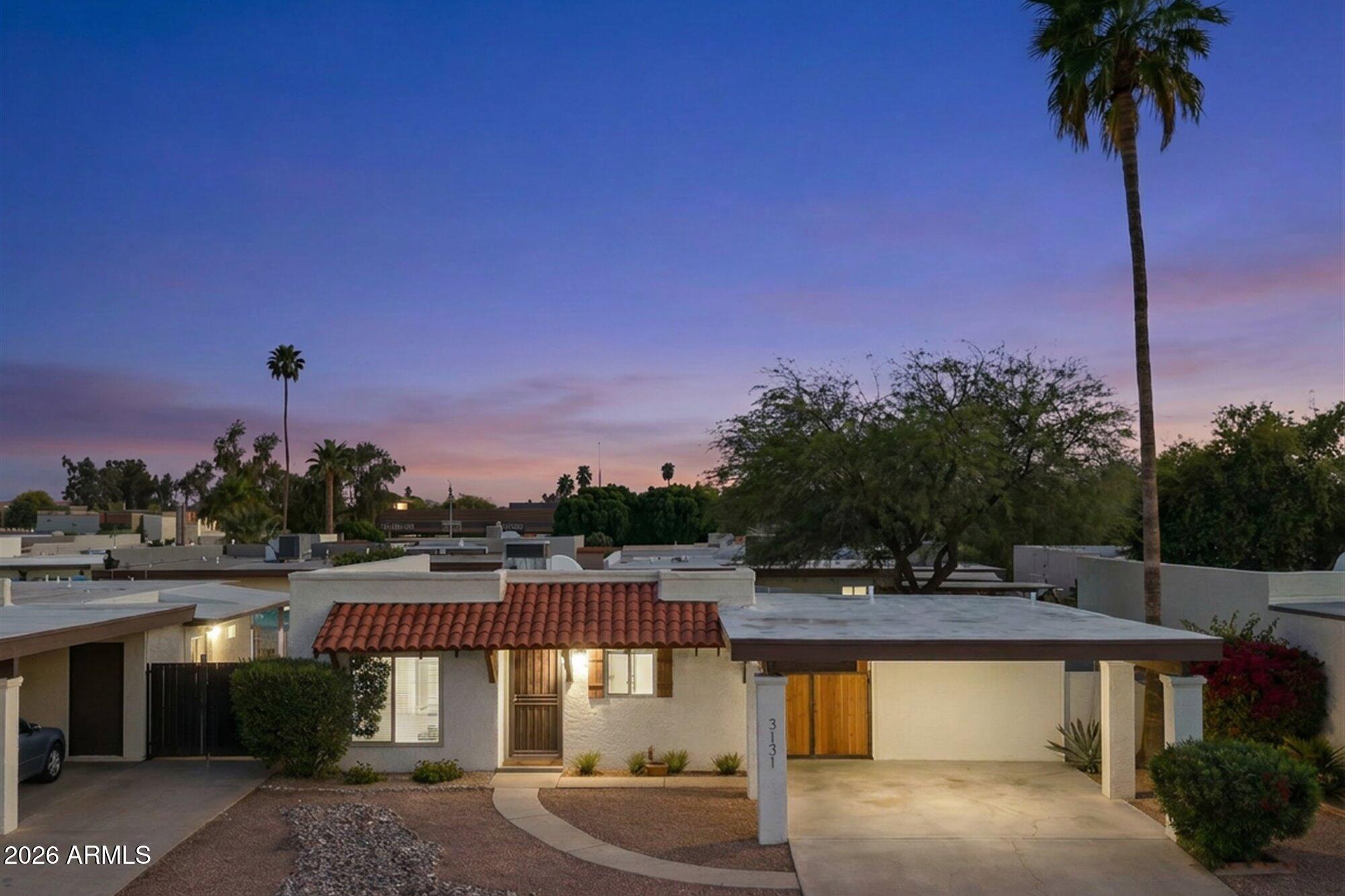 3131 W CLINTON Street