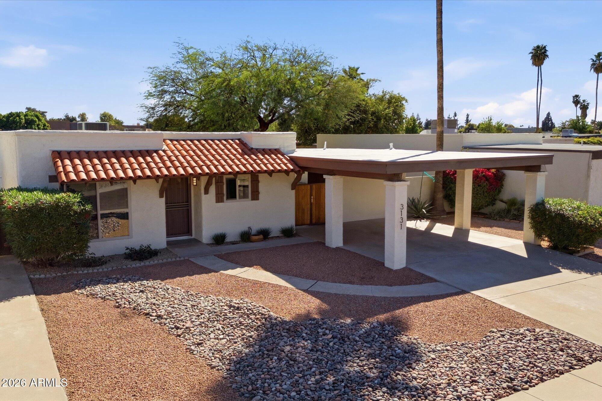 3131 W CLINTON Street