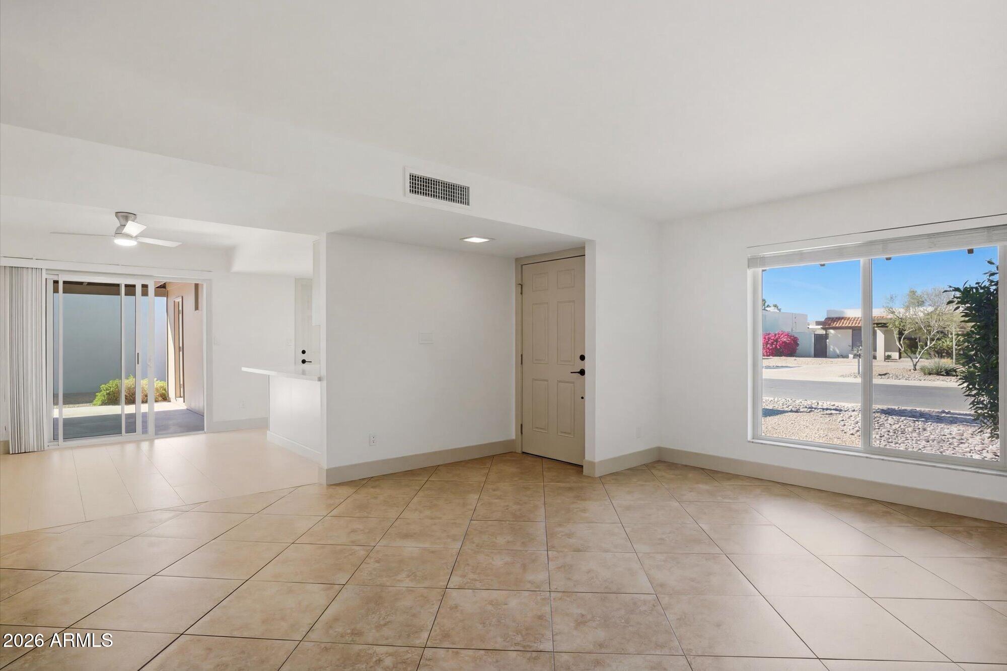 3131 W CLINTON Street