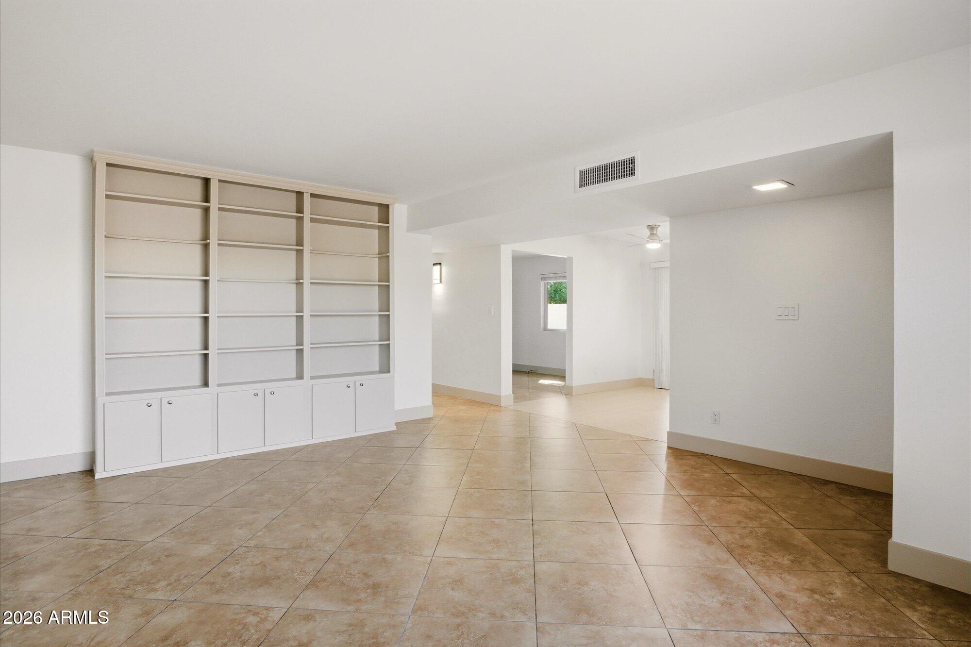 3131 W CLINTON Street