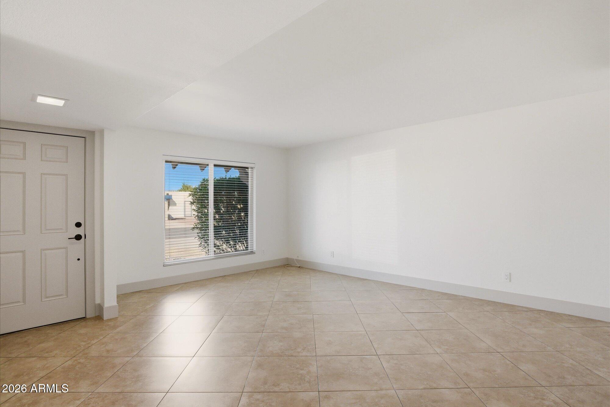 3131 W CLINTON Street