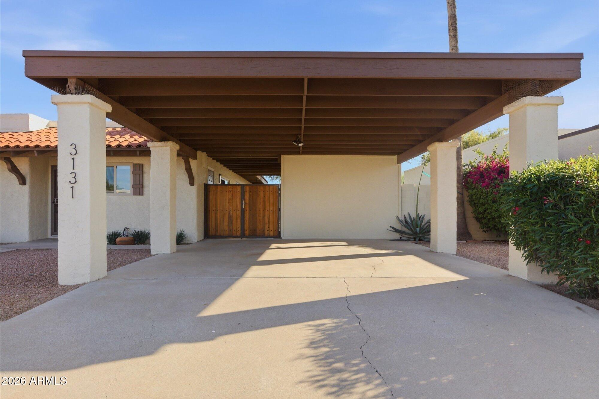 3131 W CLINTON Street